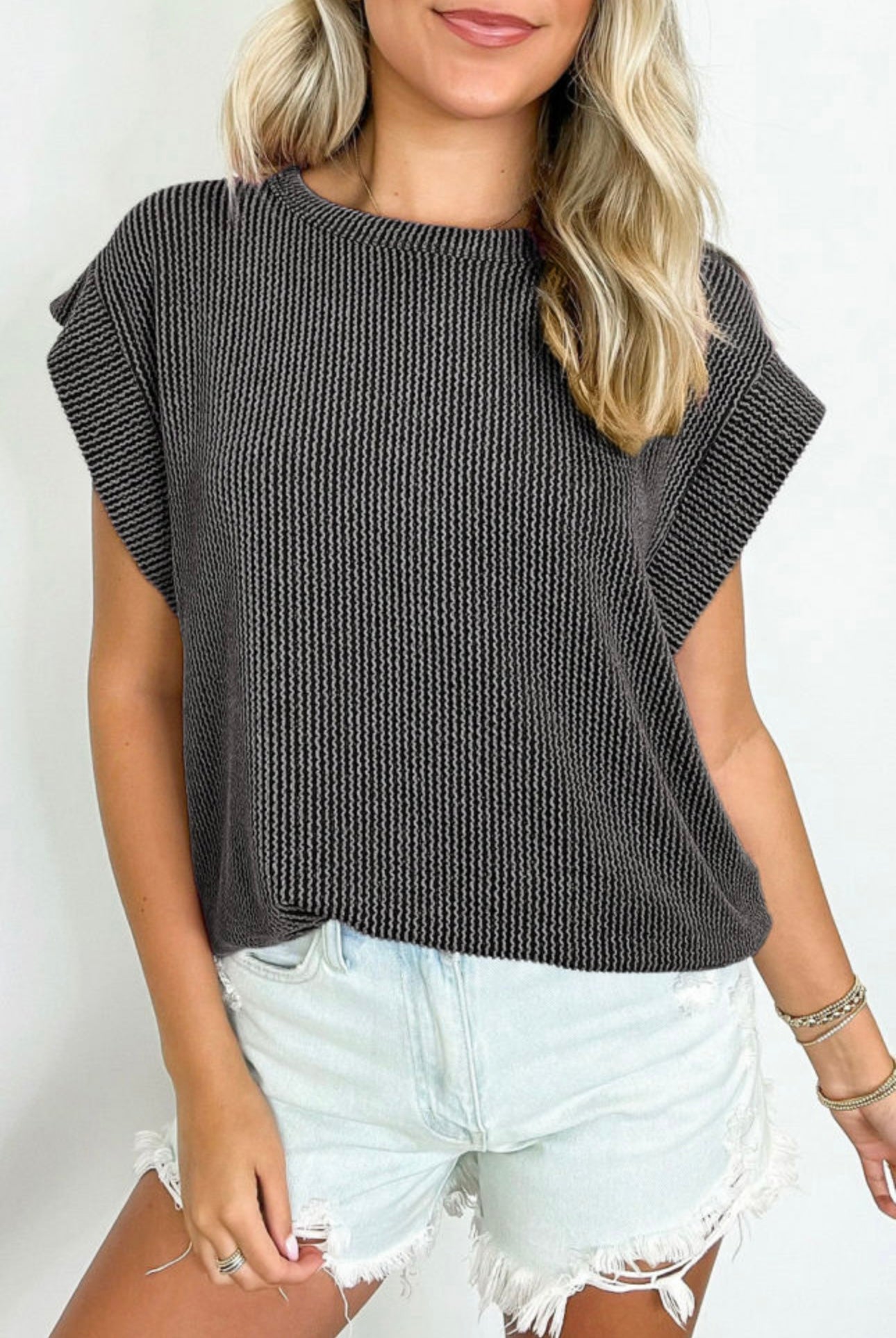 RIBBED CREW NECK TEE: BLACK