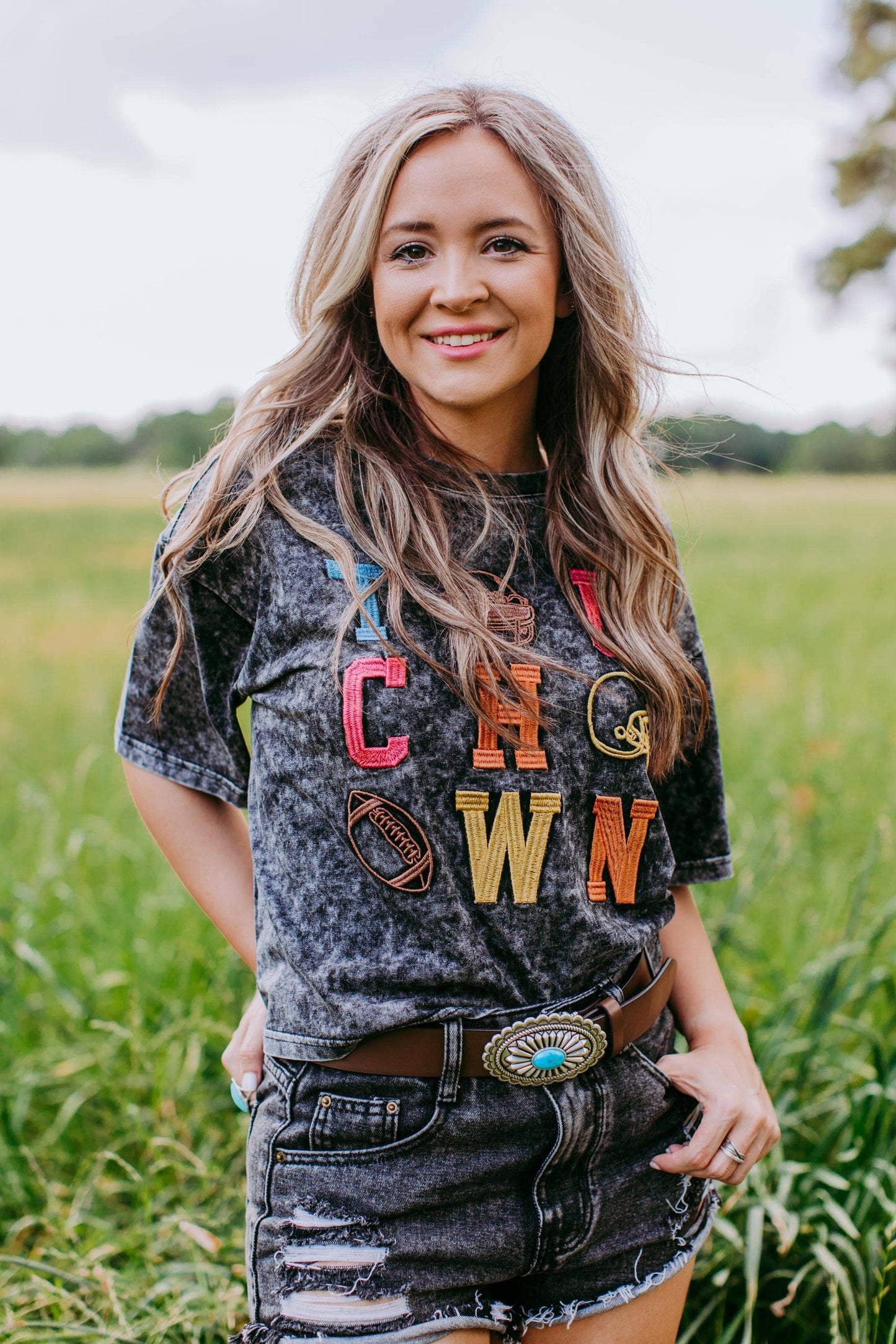 ACID WASH TOUCHDOWN TEE: CHARCOAL
