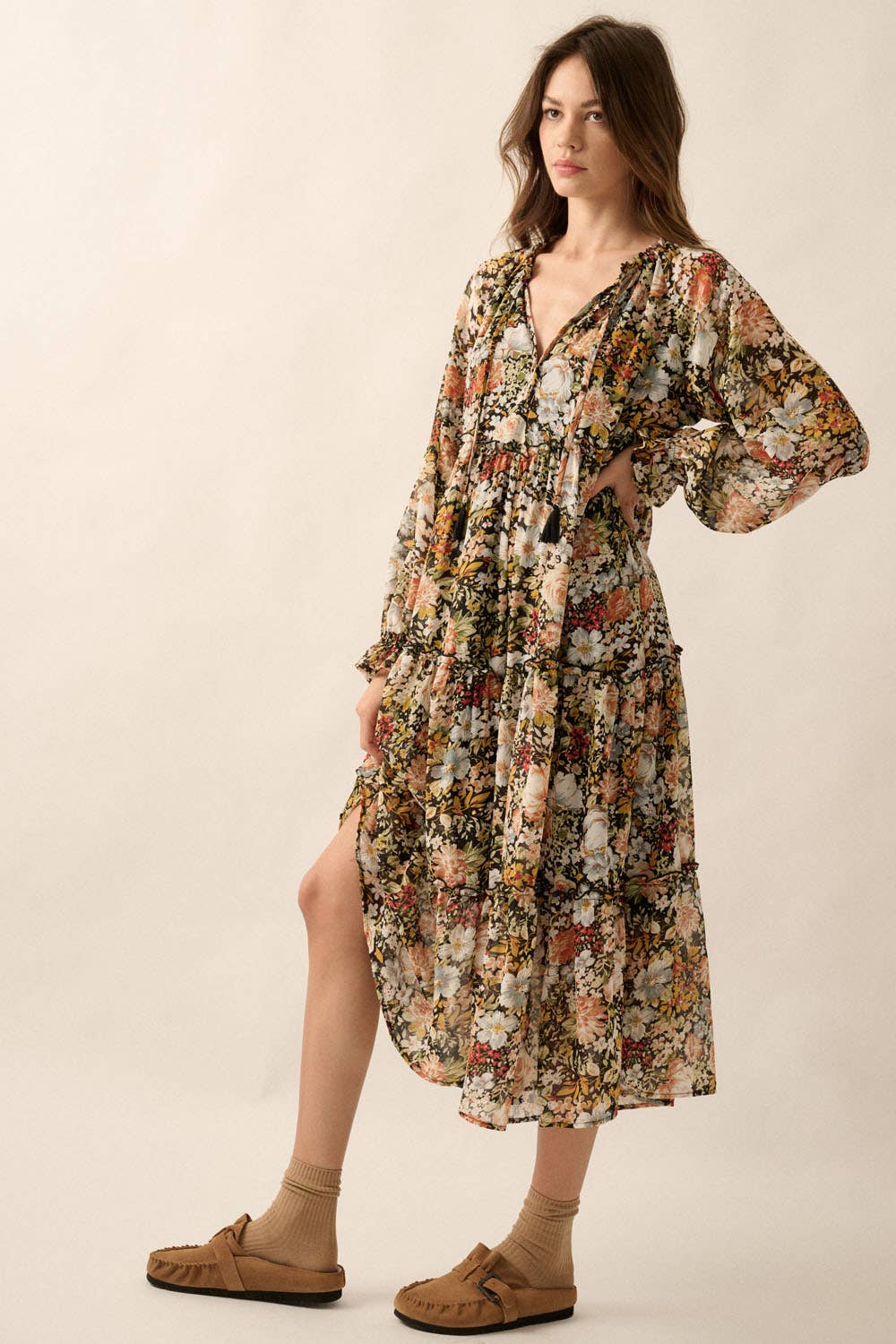 FLORAL VNECK CHIFFON MIDI DRESS: BLACK