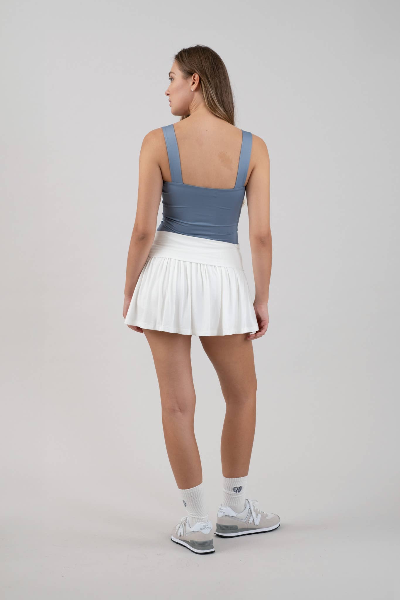 WIDE WAISTBAND TENNIS MINI SKORT: WHITE