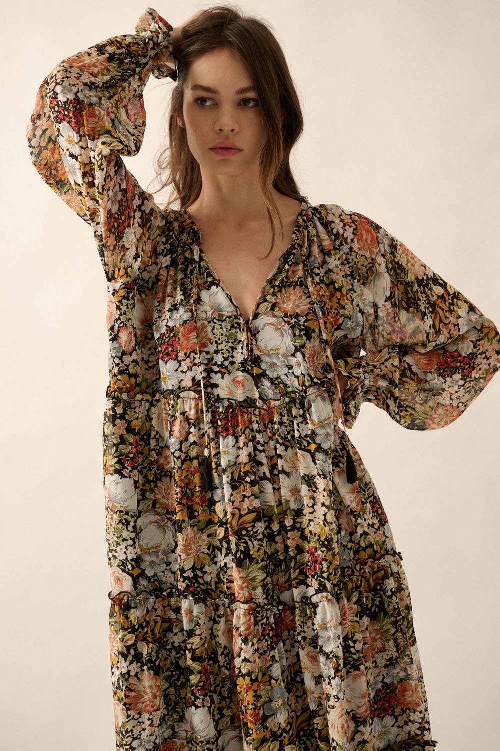 FLORAL VNECK CHIFFON MIDI DRESS: BLACK