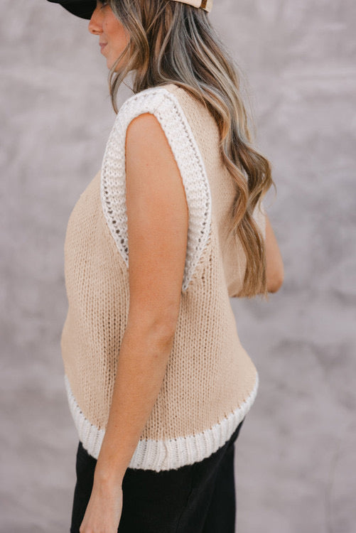BEIGE HORSESHOE SWEATER