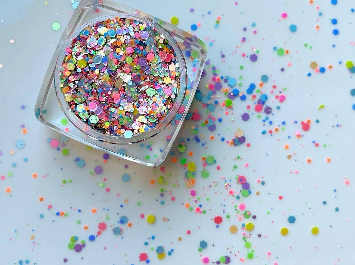 PASTEL BODY GLITTER