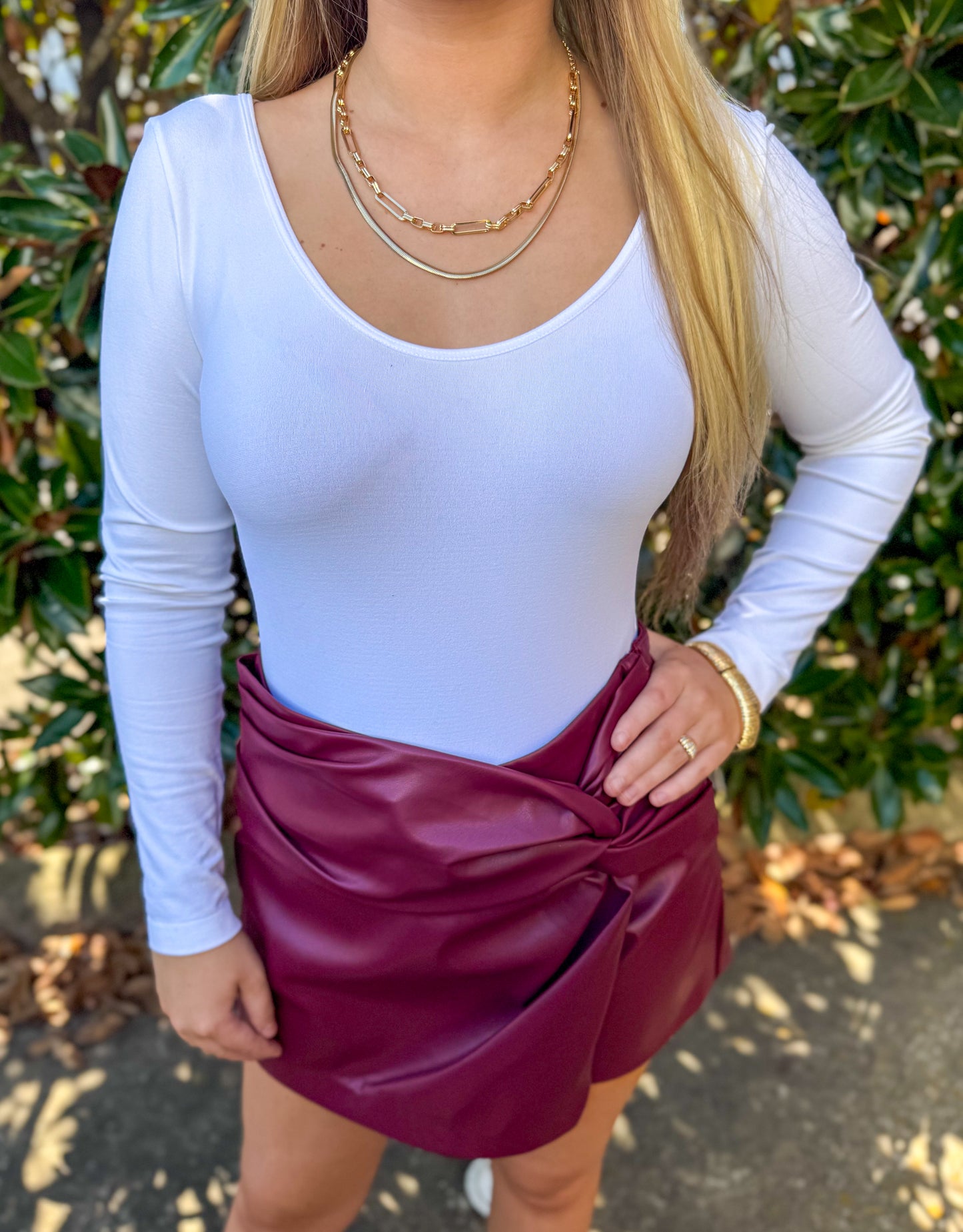 BURGUNDY FAUX LEATHER SKORT