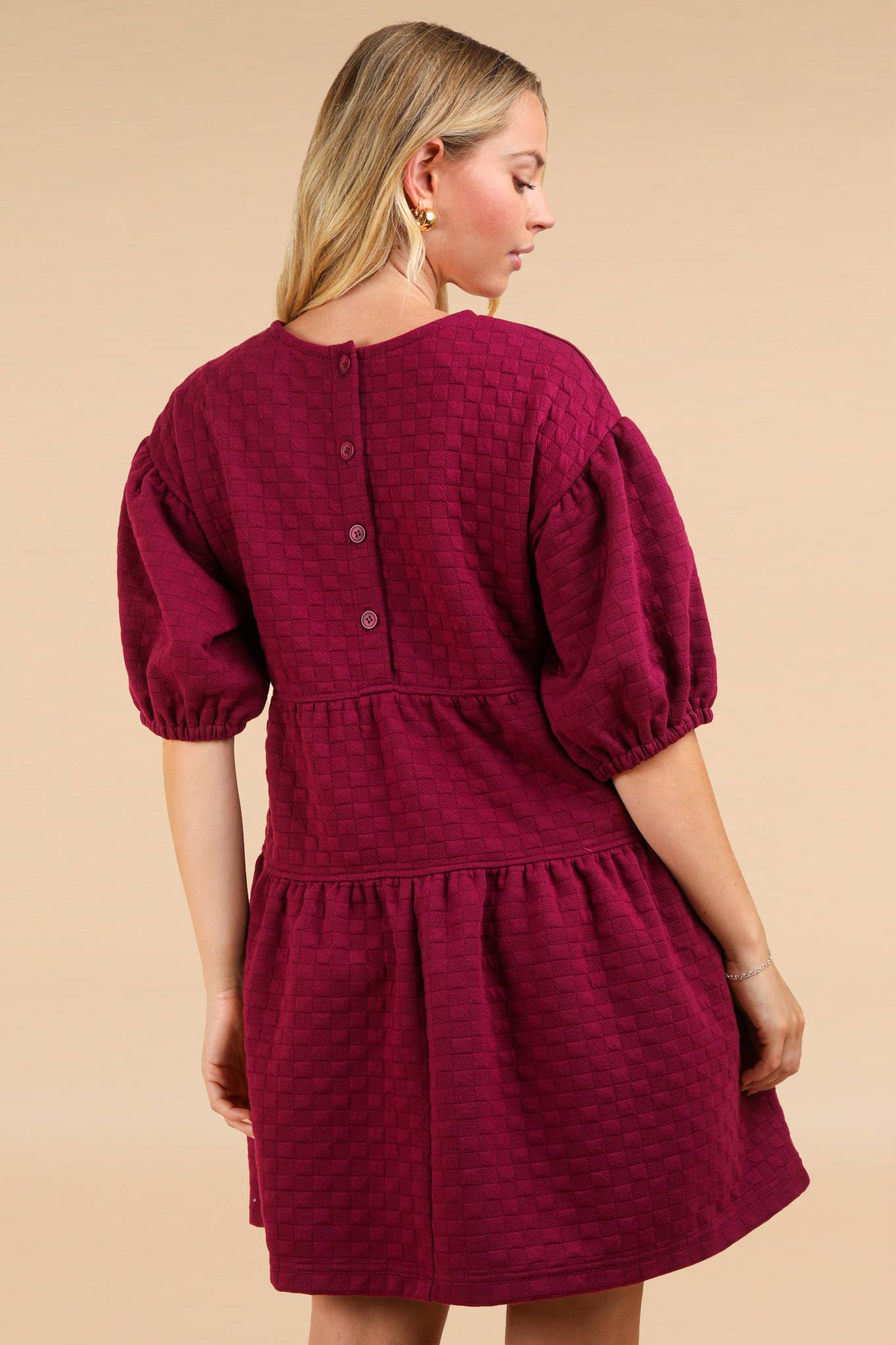 QUILTED KNIT DRESS: BERRY