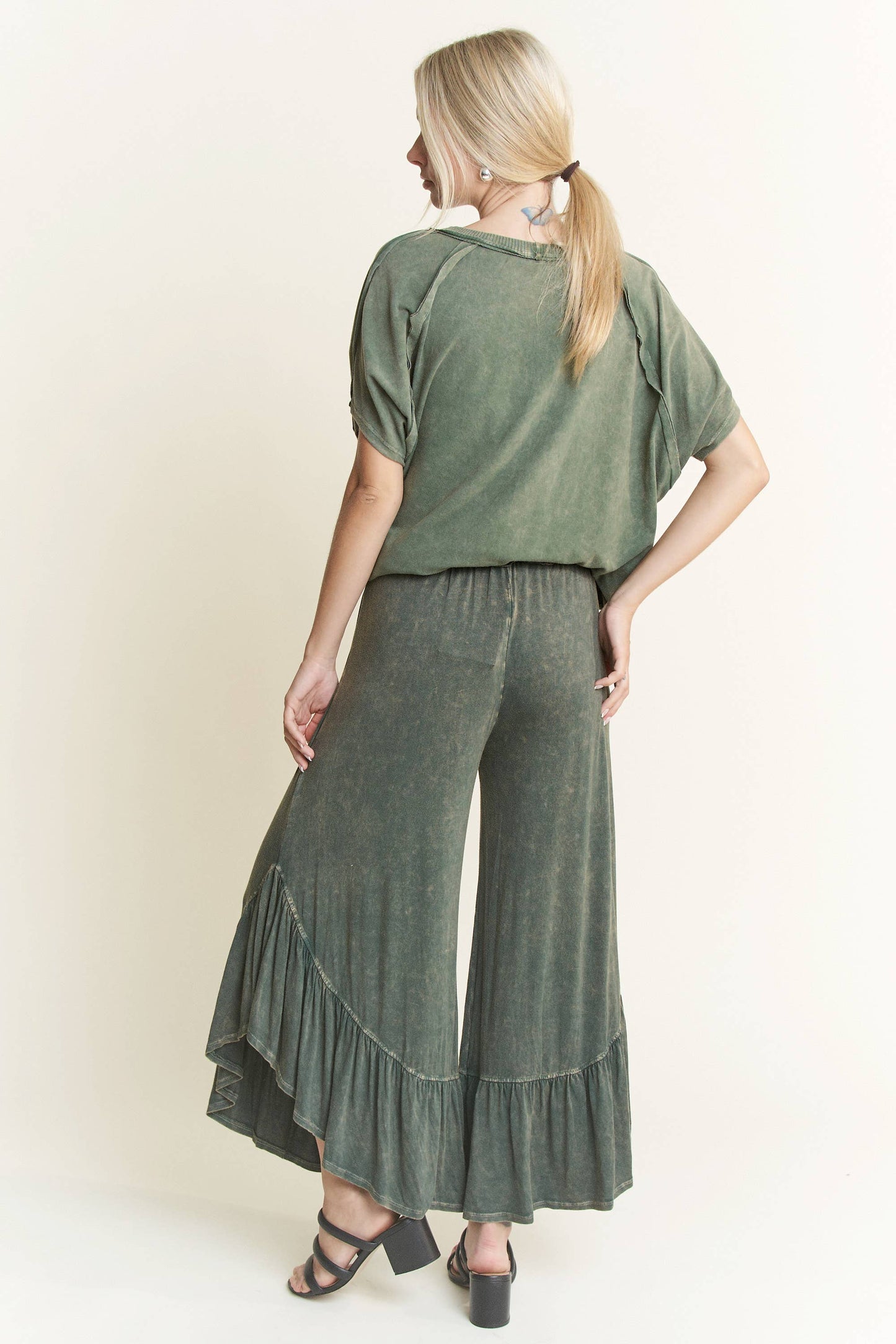 MINERAL WASH RUFFLE PANT: OLIVE