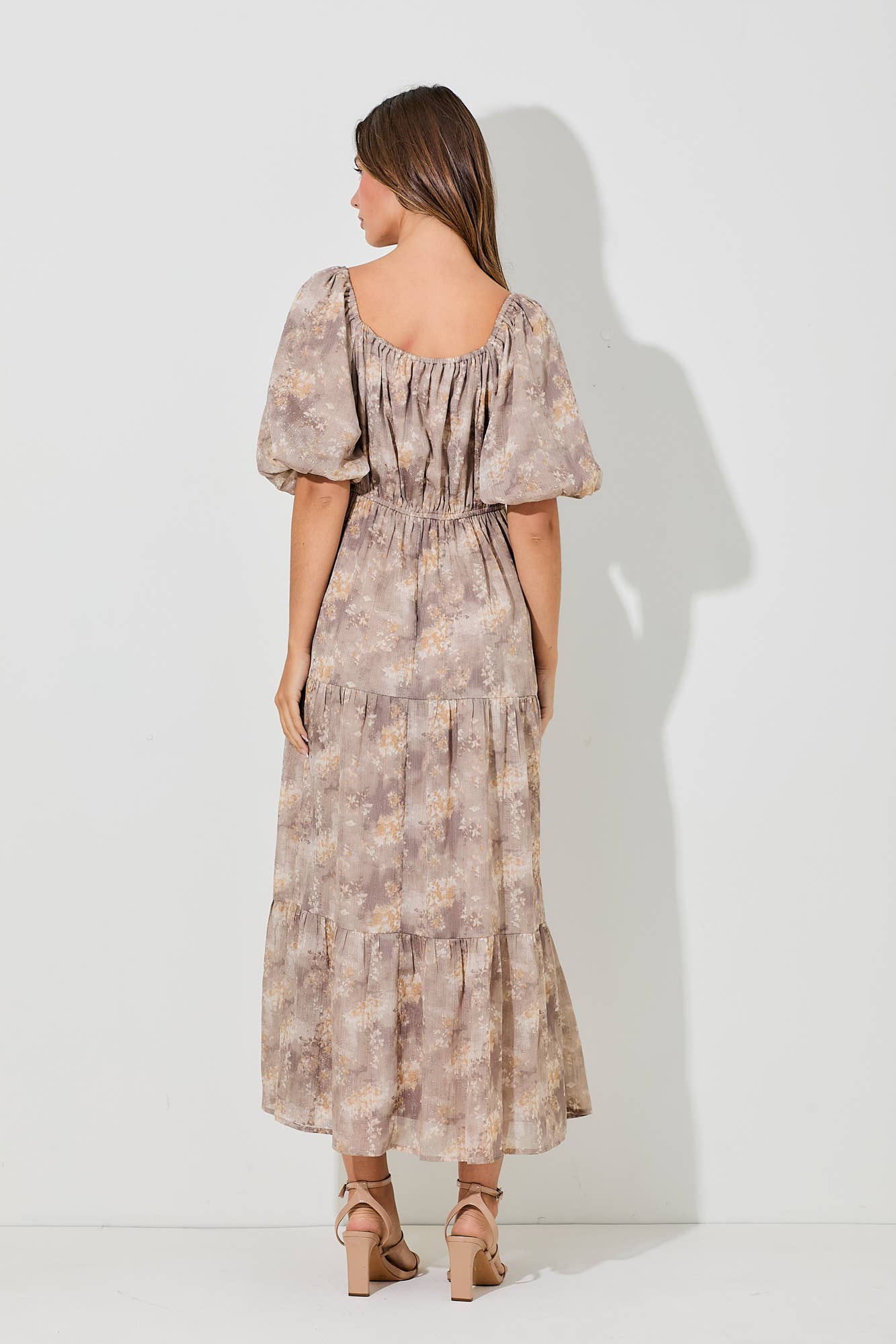 FLORAL V-NECK BUBBLE SLEEVE DRESS: TAUPE MULTI