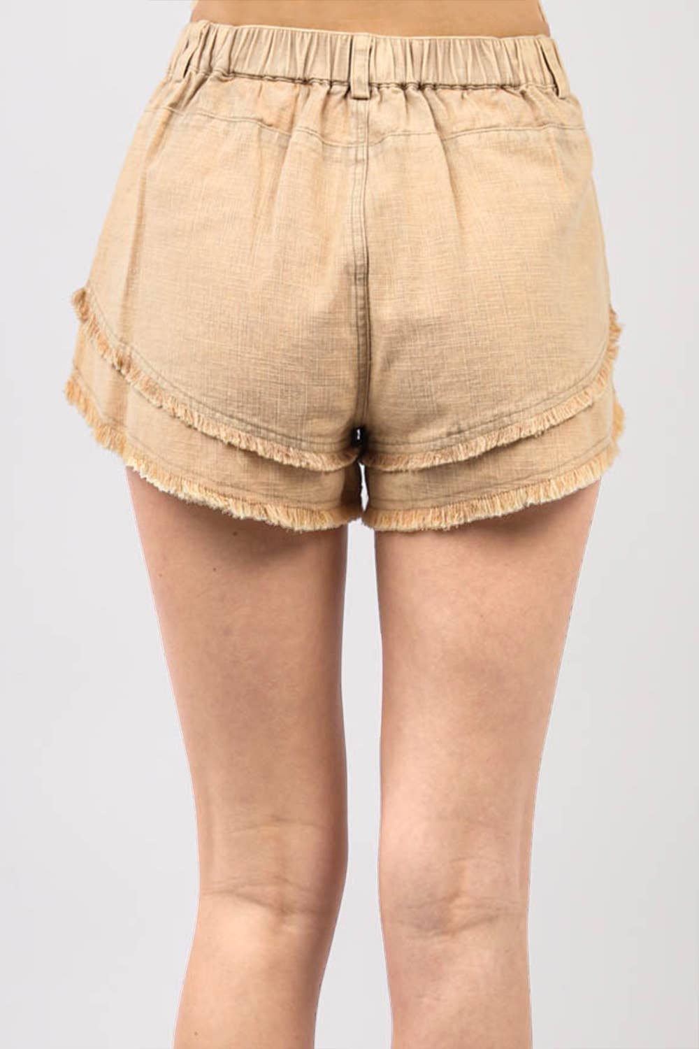 FRAYED DENIM SHORT: TAUPE