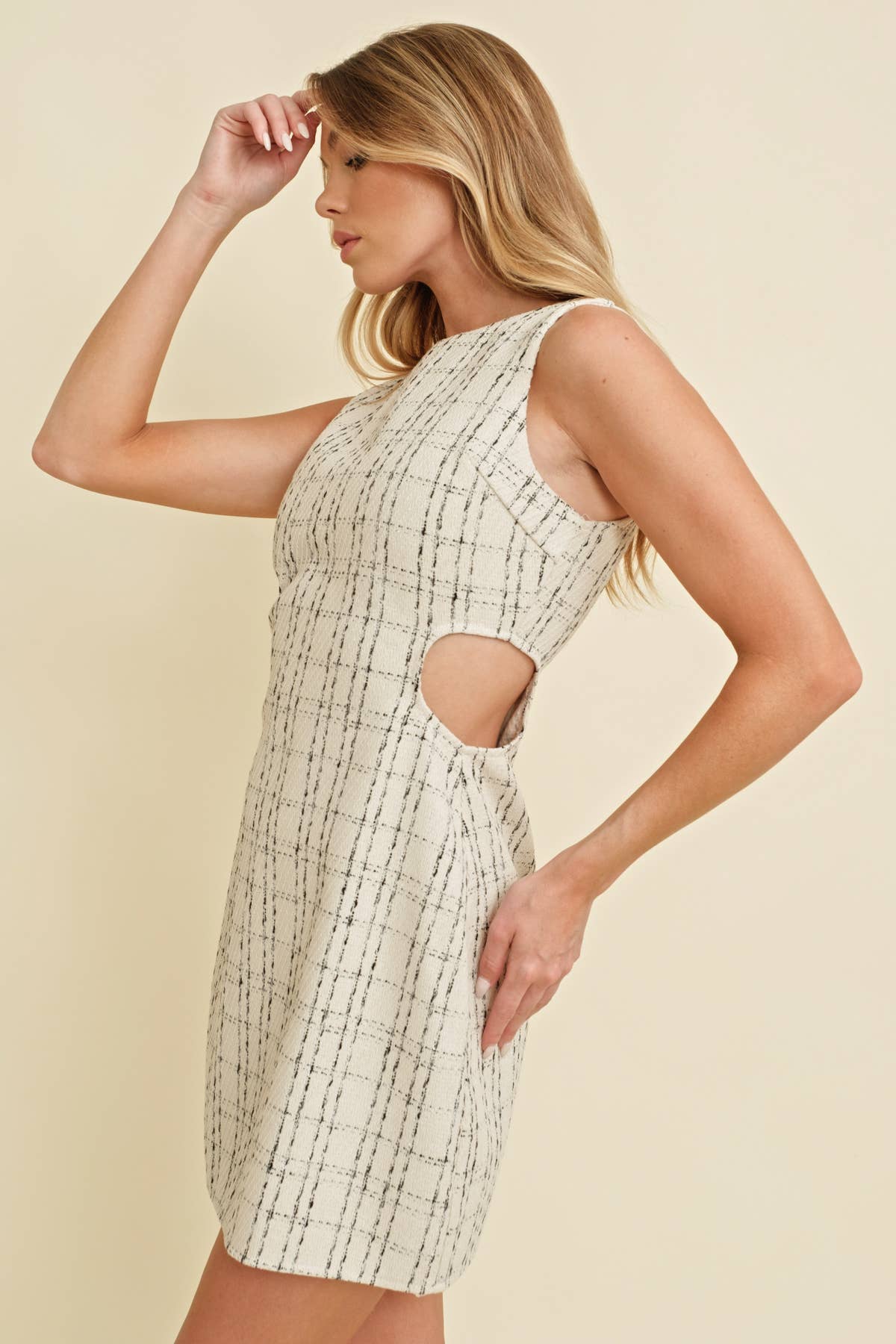 SIDE CUT OUT TWEED DRESS: CREAM