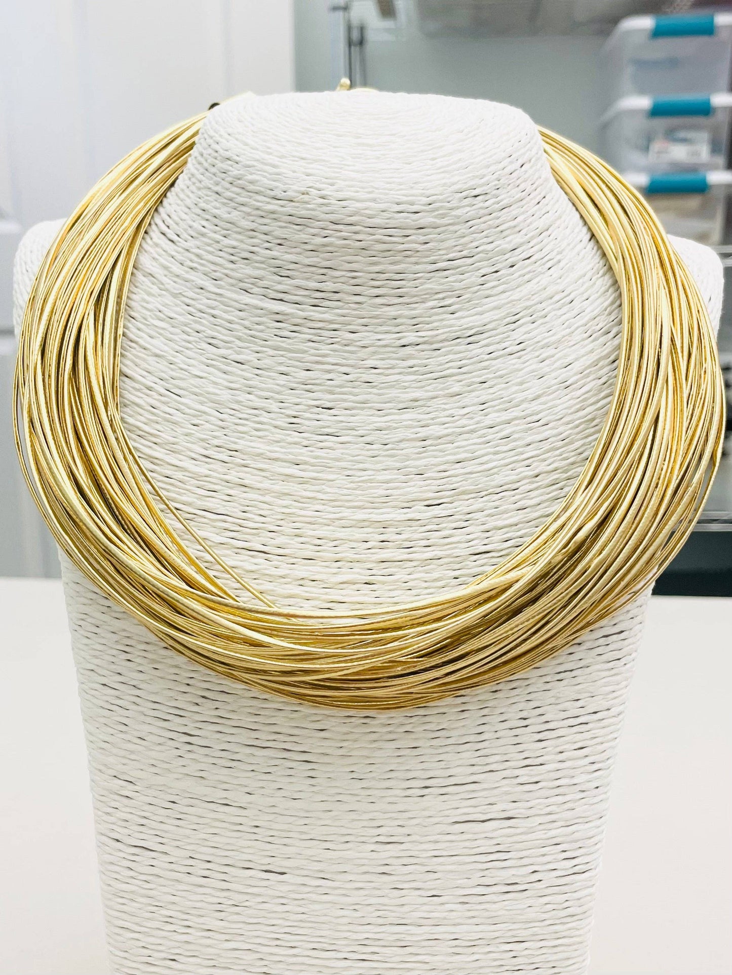 CHIC MULTI STRAND NECKLACE: GOLD