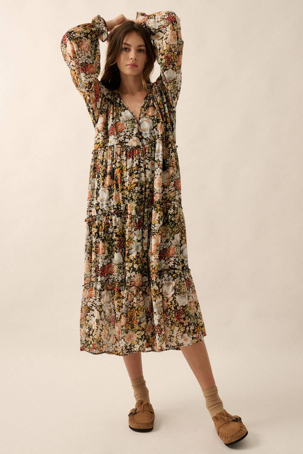 FLORAL VNECK CHIFFON MIDI DRESS: BLACK