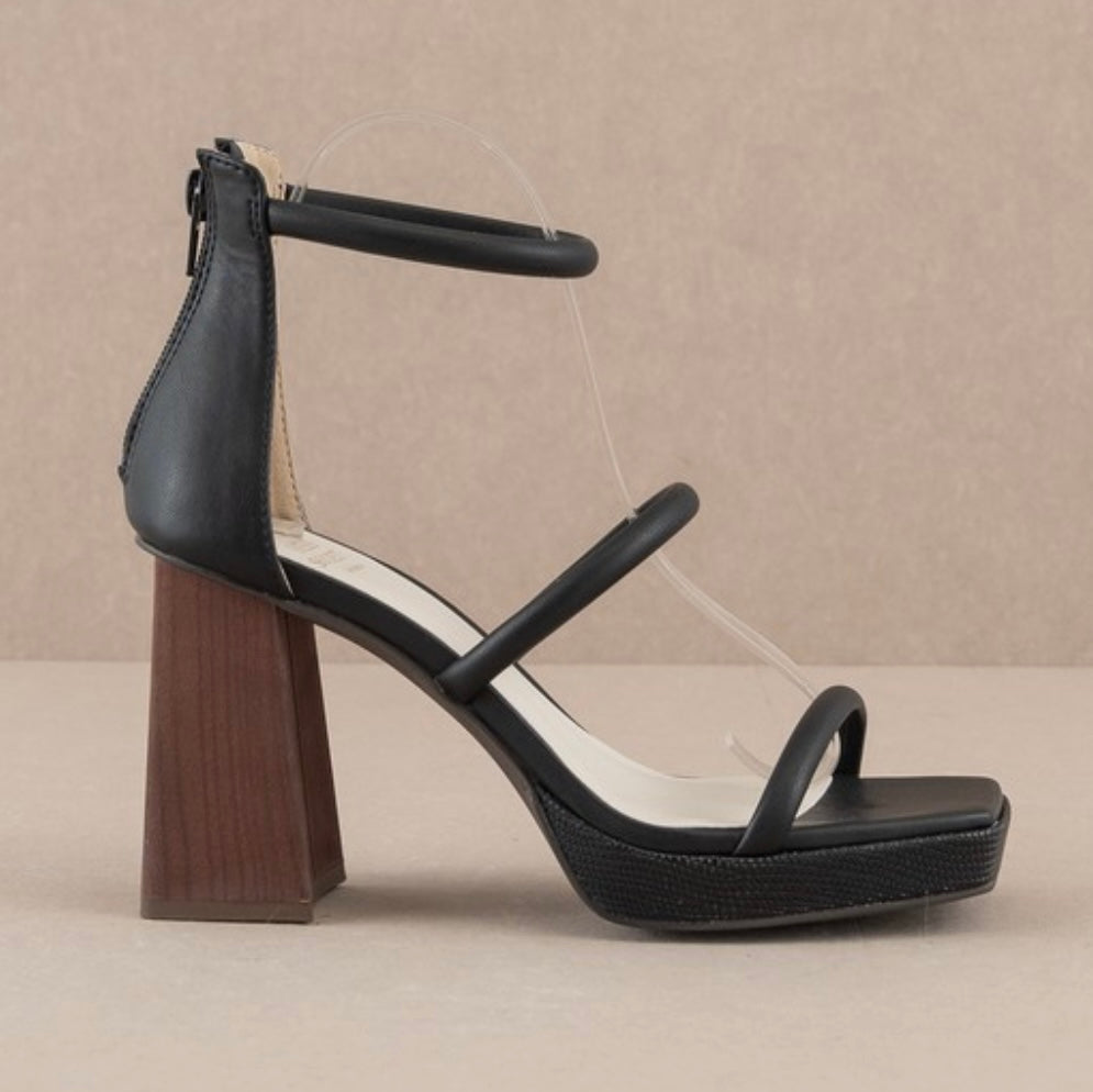 BLACK STRAP HEEL