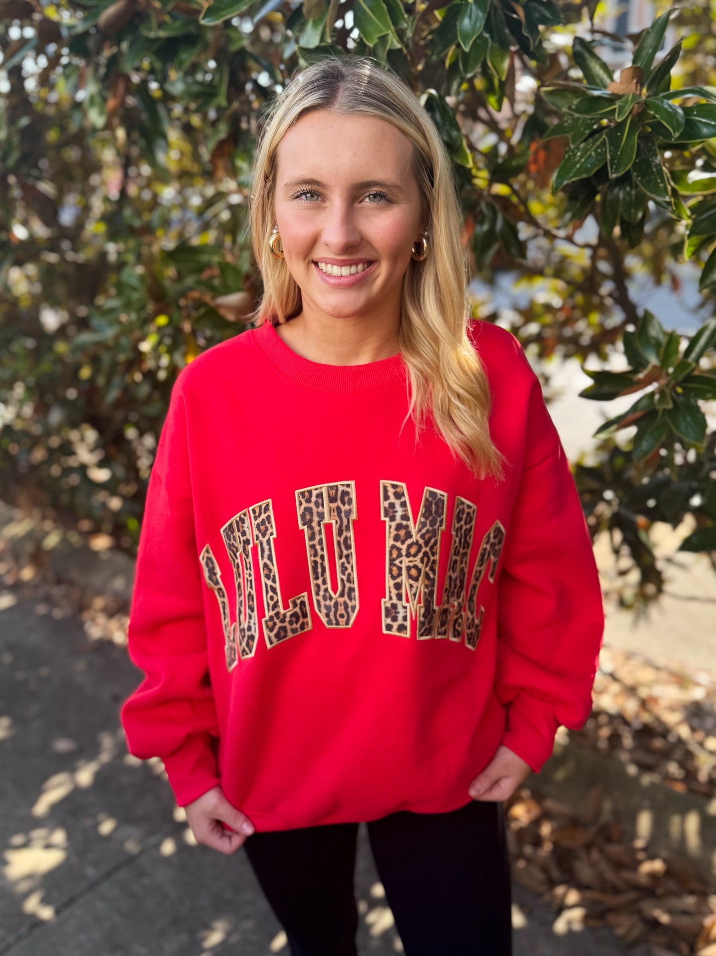 LULU MAC PULLOVER: RED LEOPARD