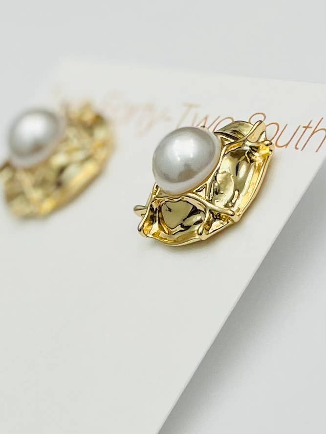 GOLD RATTAN PEARL EARRING