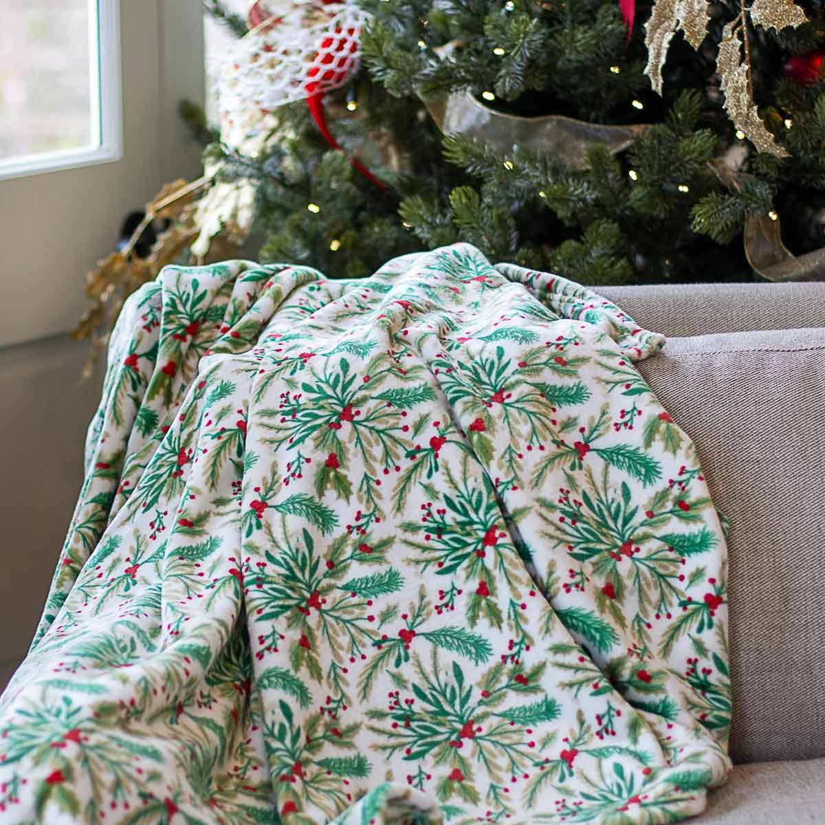 HOLLY JOLLY THROW