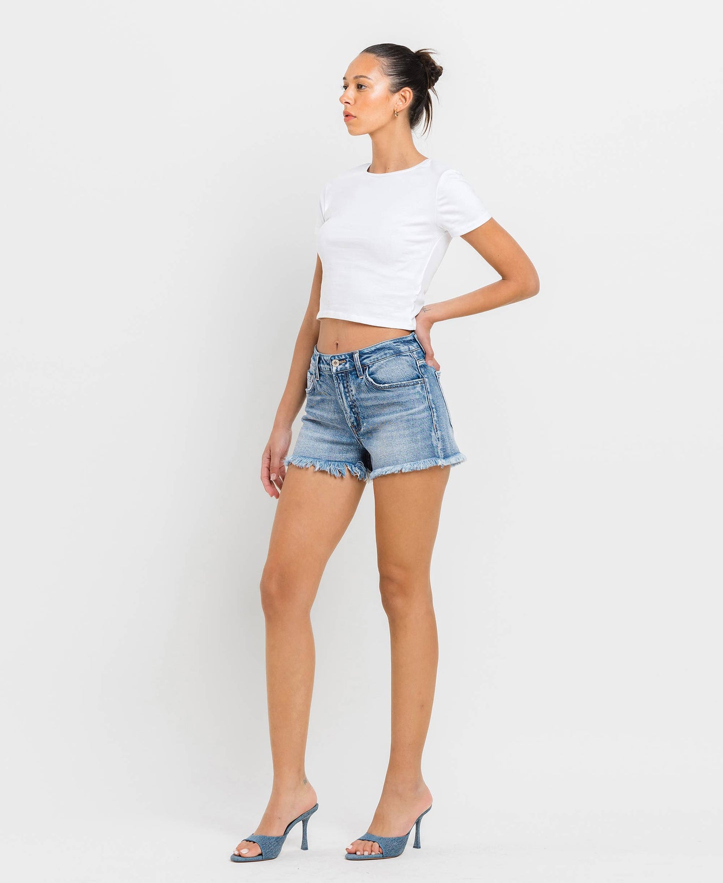 HIGH RISE FRAYED SHORTS