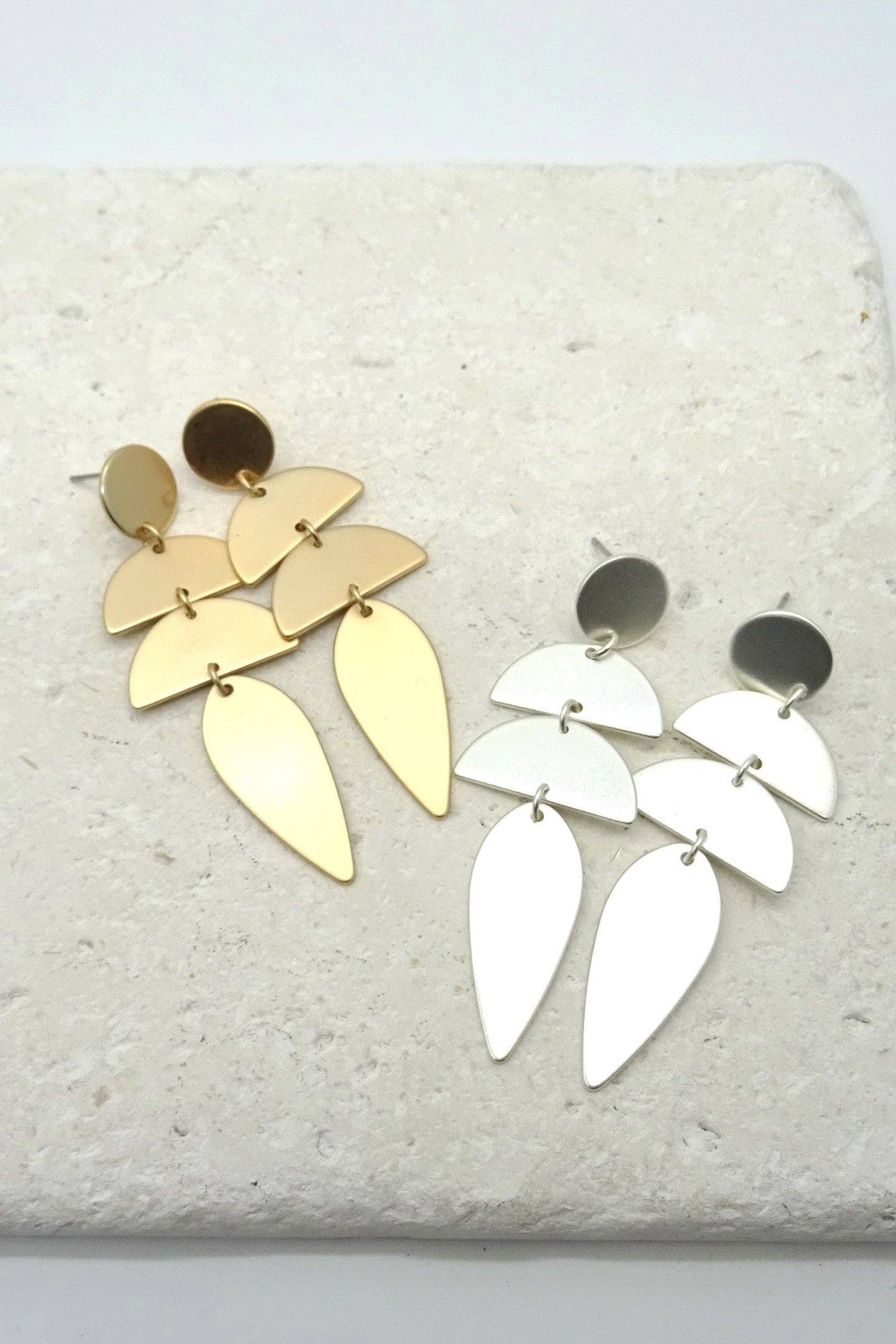 GOLD MATTE DROP EARRING