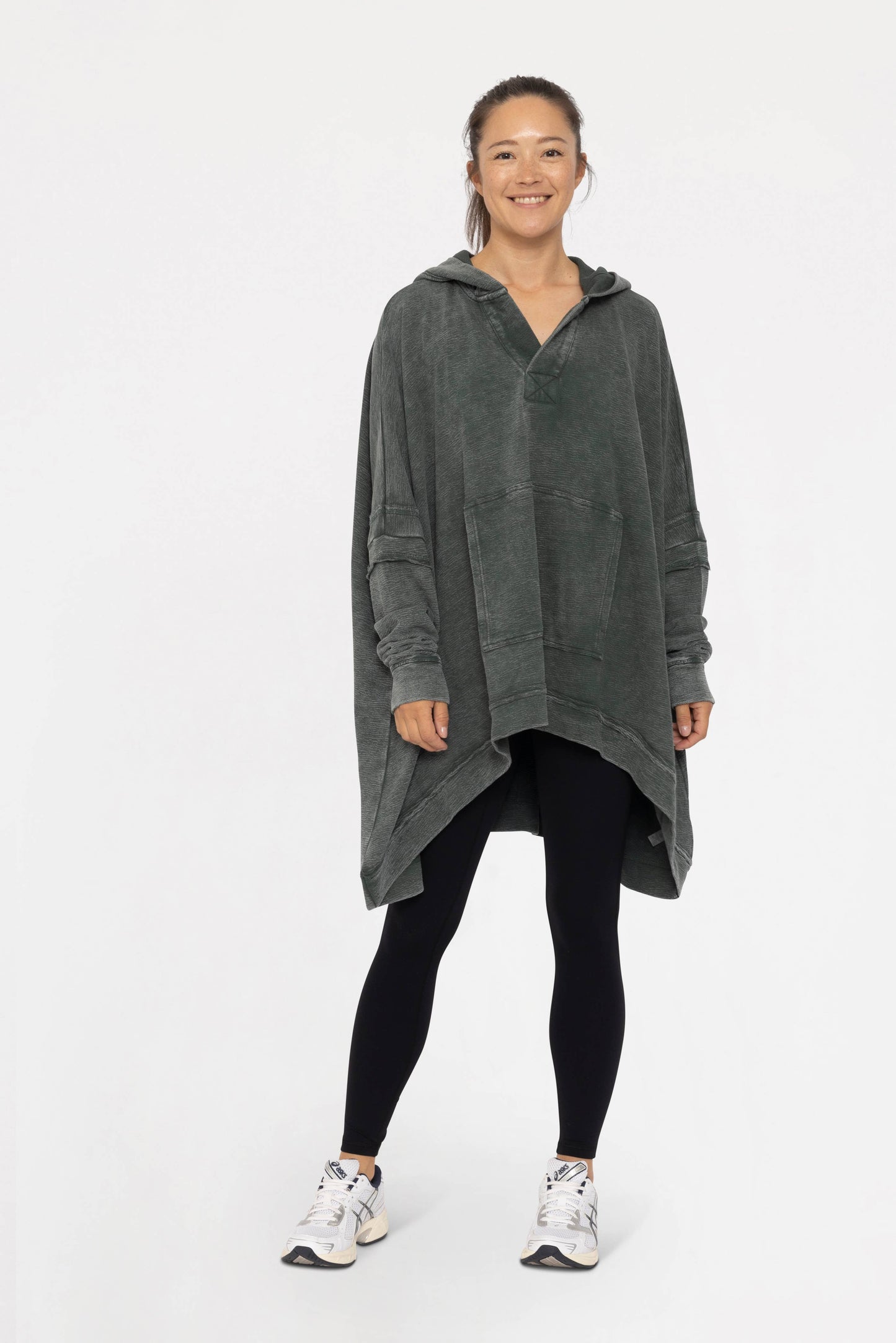 OVERSIZED PONCHO: JUNGLE GREEN