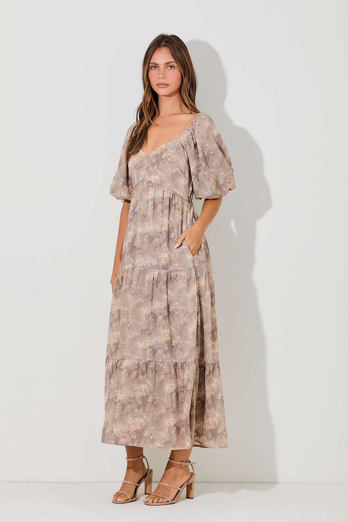 FLORAL V-NECK BUBBLE SLEEVE DRESS: TAUPE MULTI