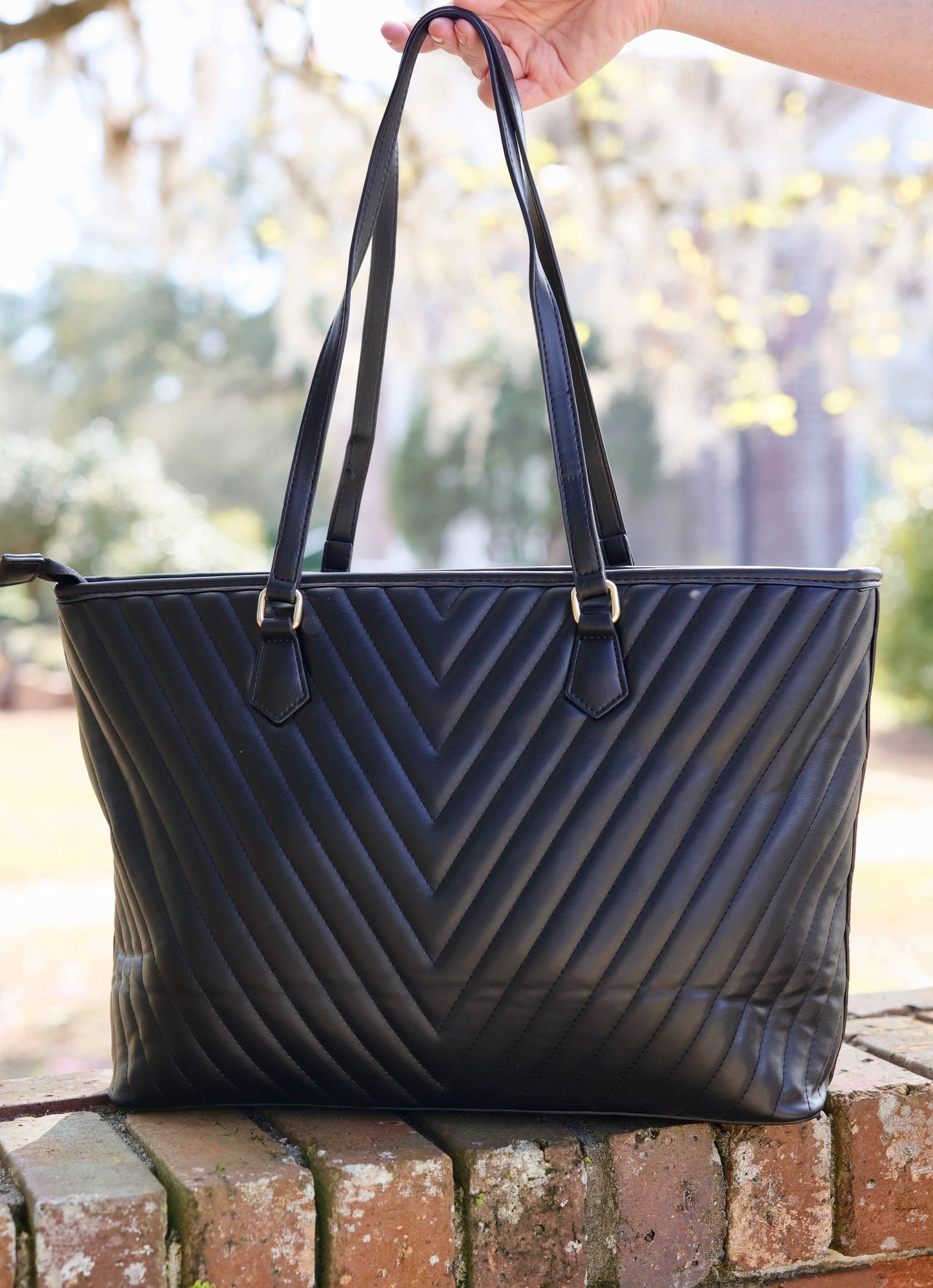 TABITHA QUILTED TOTE: BLK