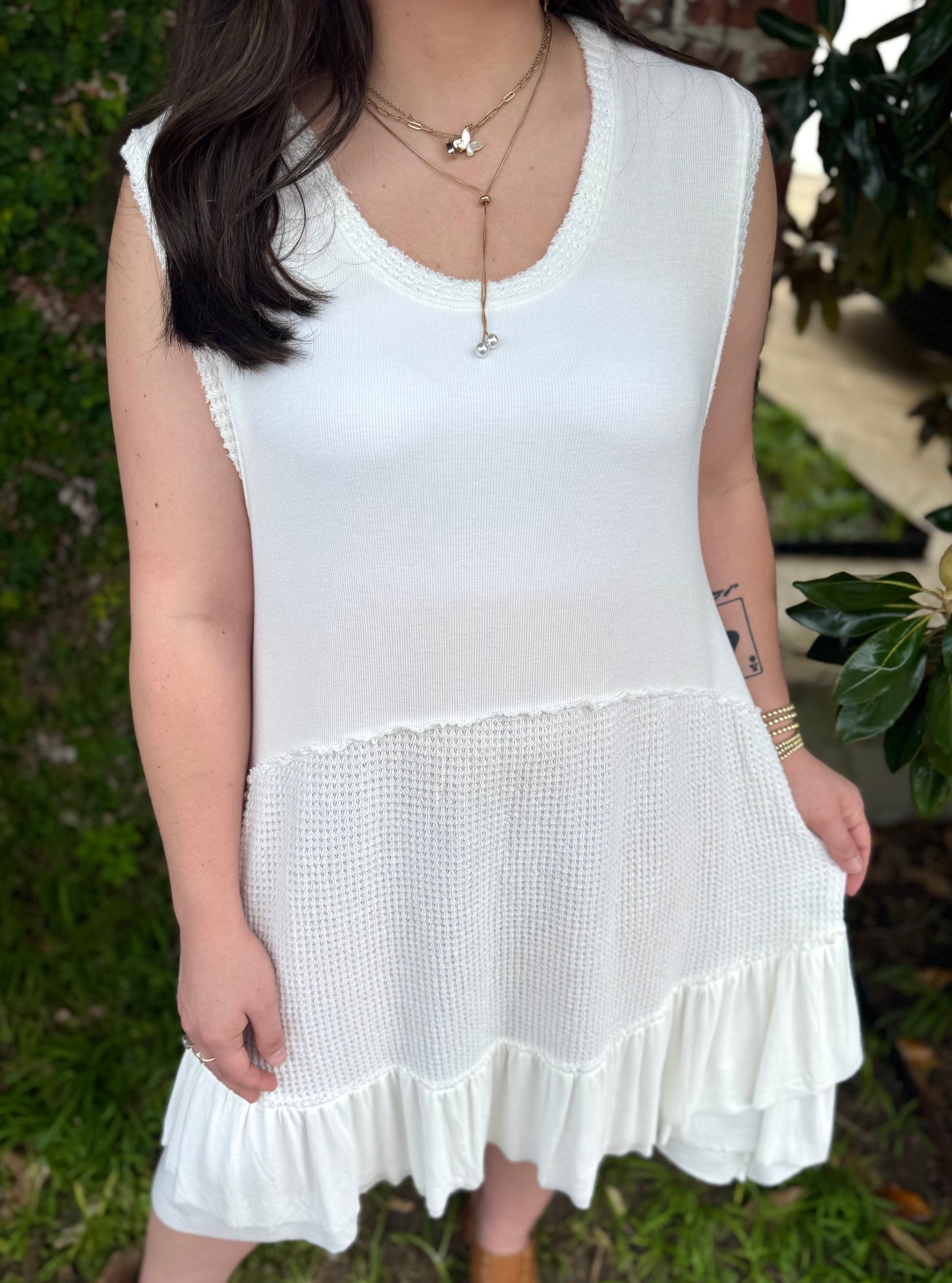 BABYDOLL SLEEVELESS DRESS: OFF WHITE