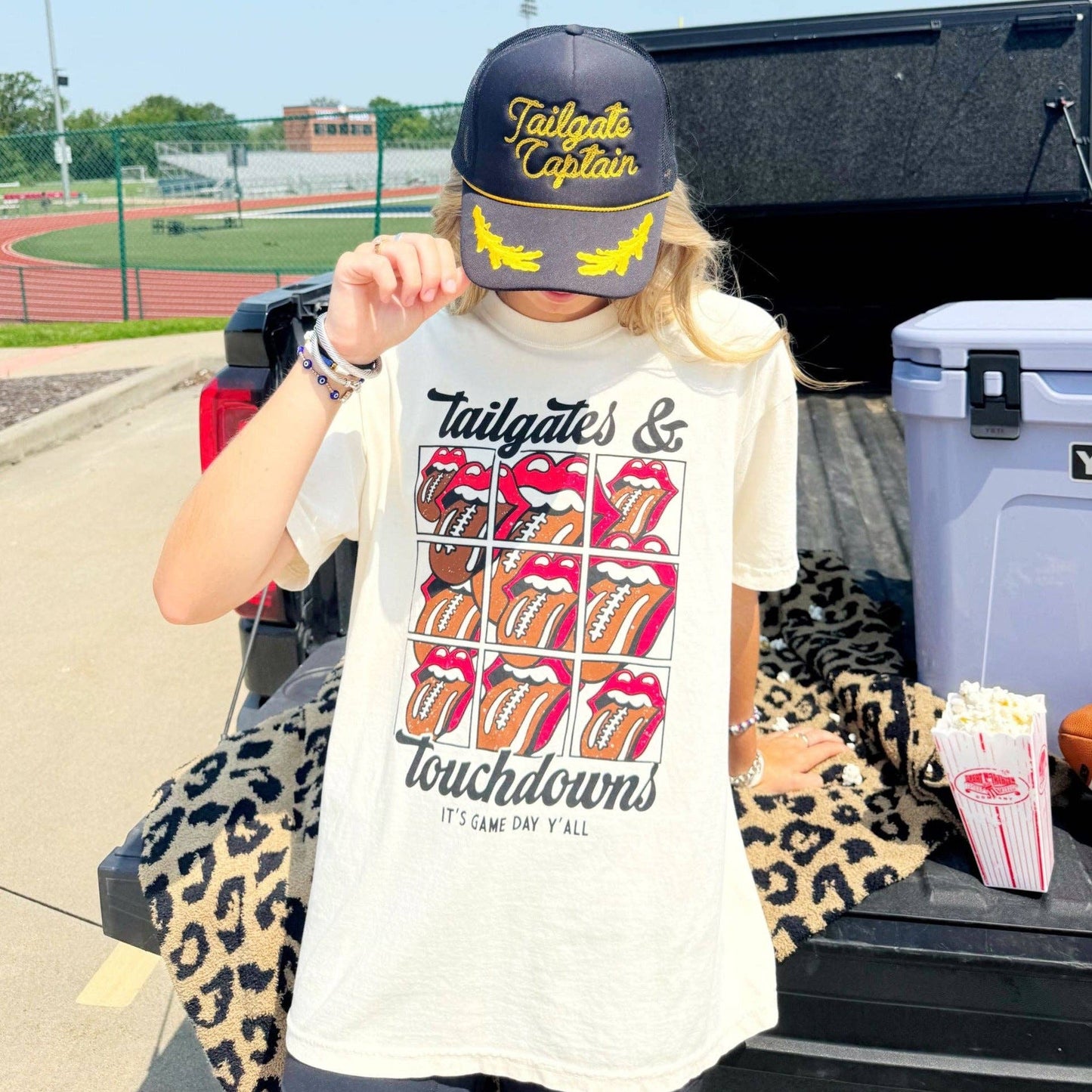 TAILGATES & TOUCHDOWN TEE