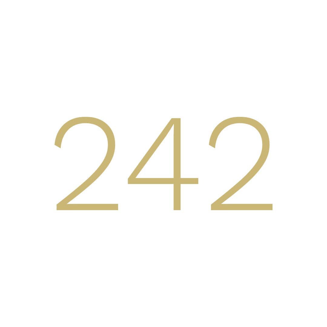 8-STRAND NECKLACE: CARAMEL