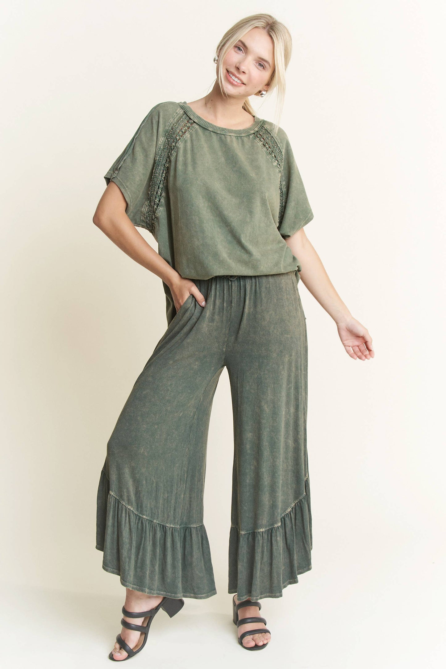 MINERAL WASH RUFFLE PANT: OLIVE