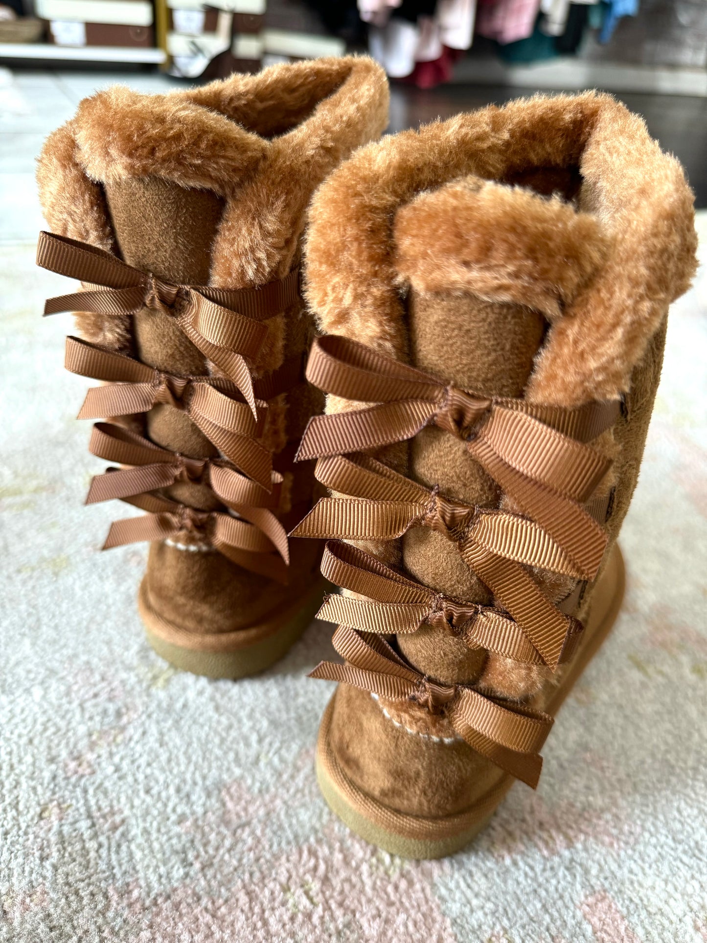 GIRLS BOW FUR BOOT- TAN