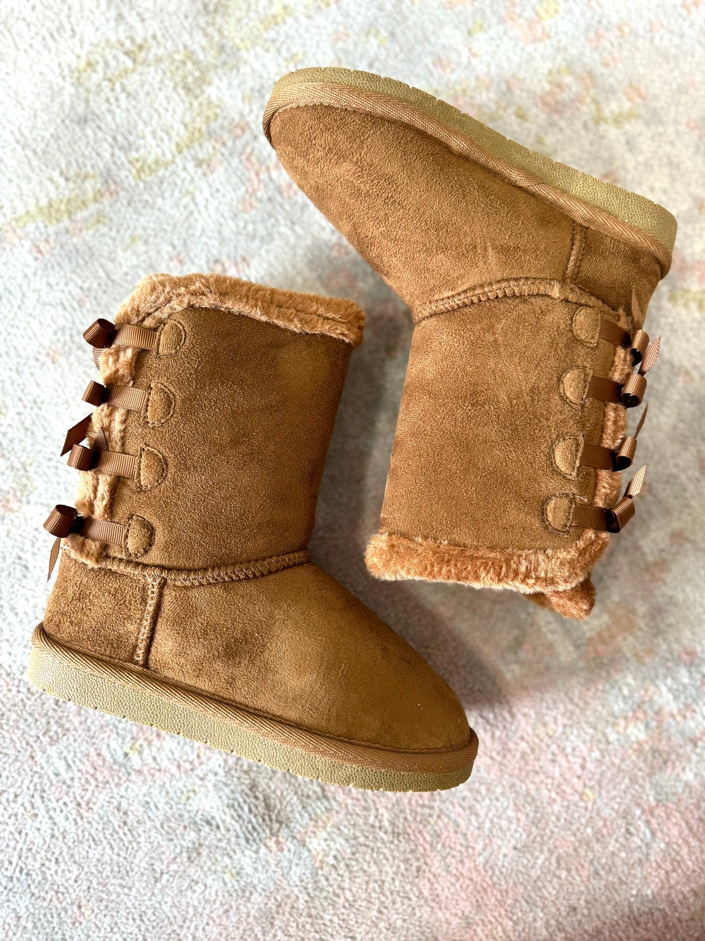 GIRLS BOW FUR BOOT- TAN