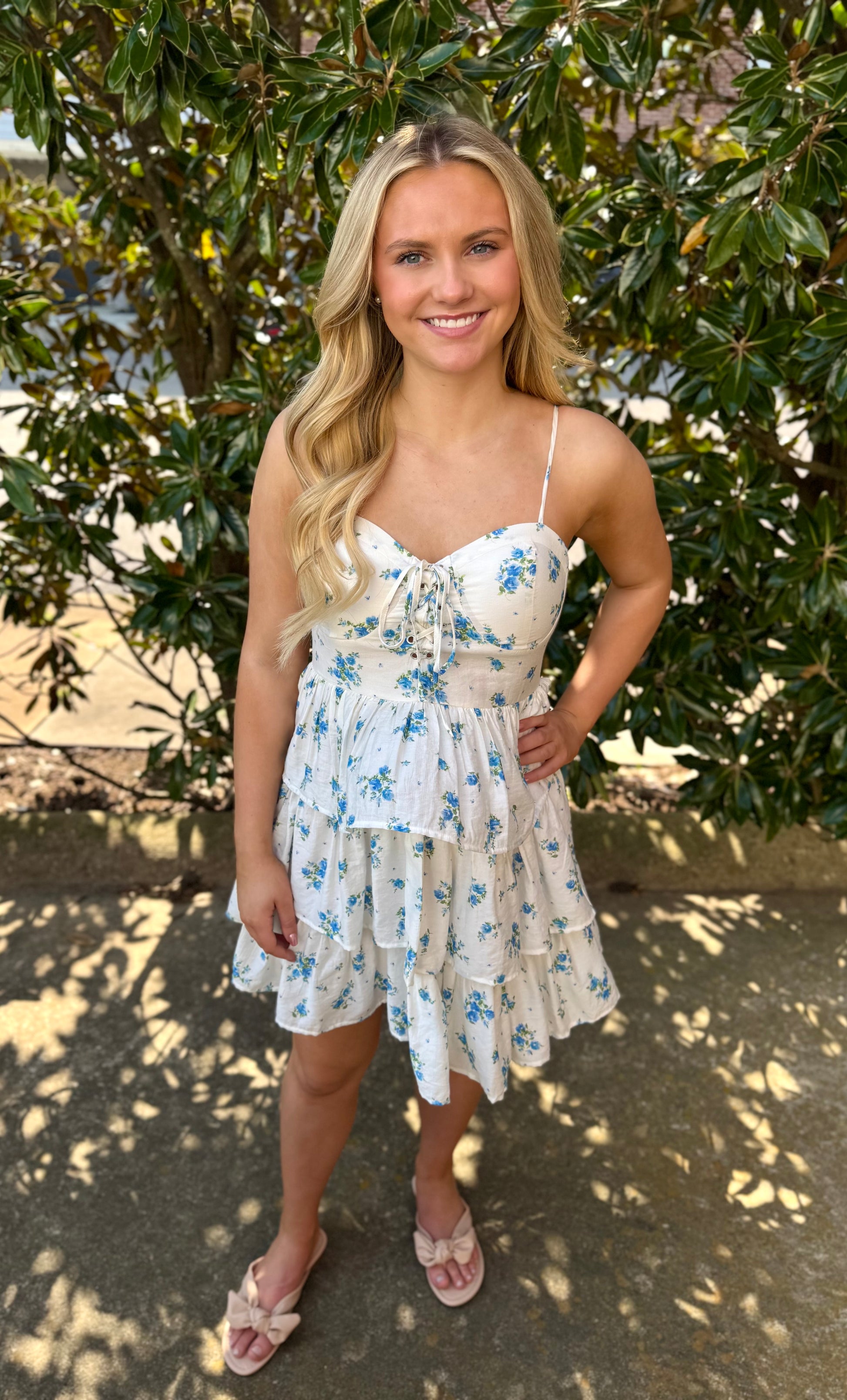 FLORAL FRONT LACE UP RUFFLE TIERED MINI DRESS: BLUE MULTI FLORAL FRONT LACE UP RUFFLE TIERED MINI DRESS: BLUE MULTI