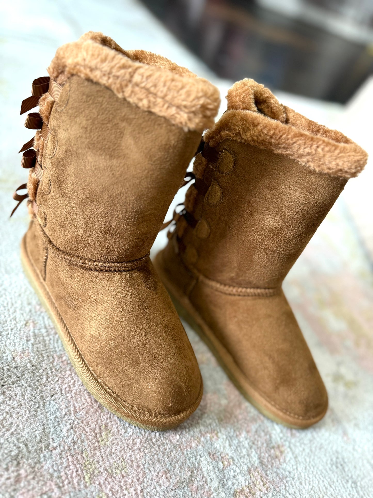 GIRLS BOW FUR BOOT- TAN