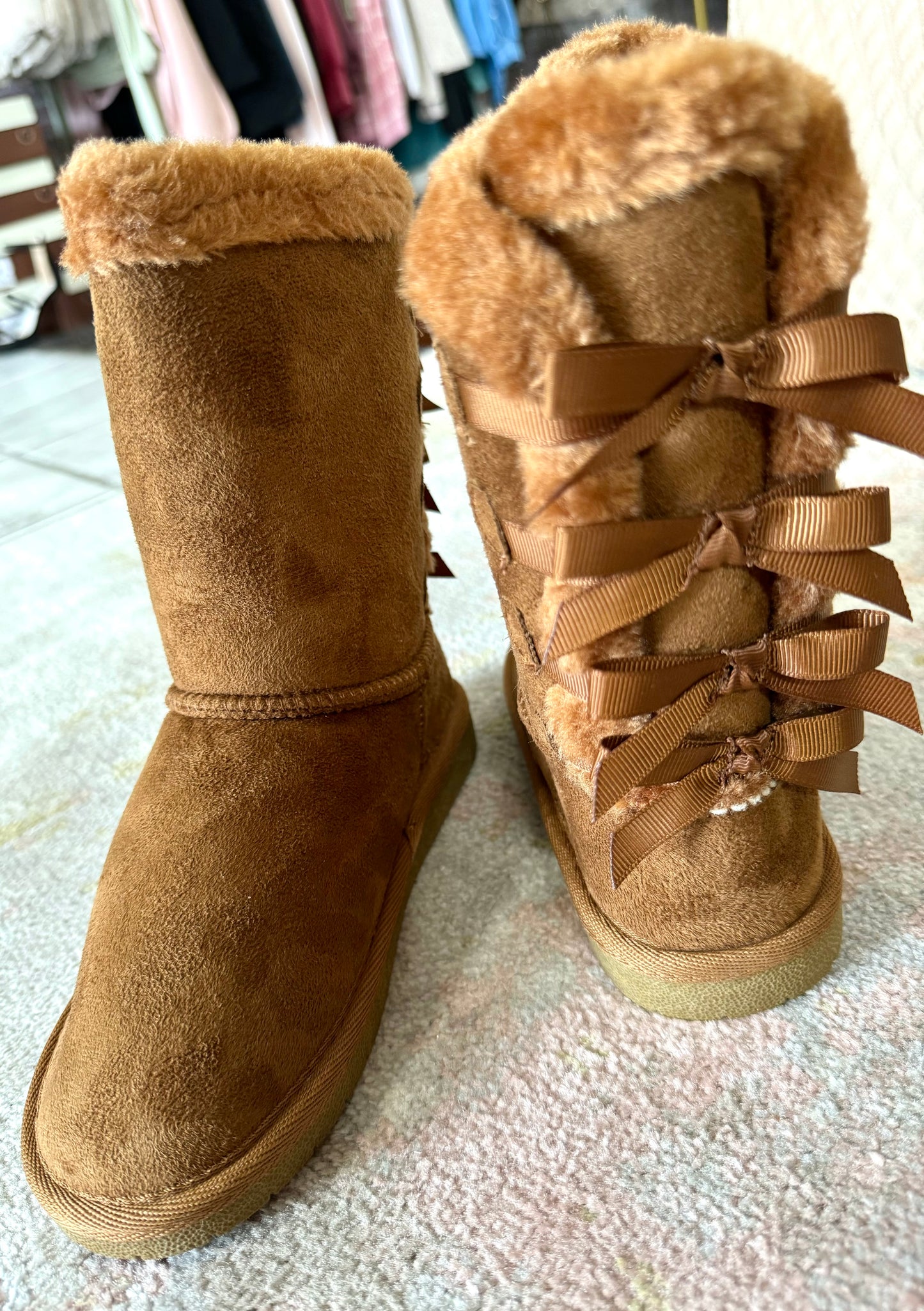 GIRLS BOW FUR BOOT- TAN