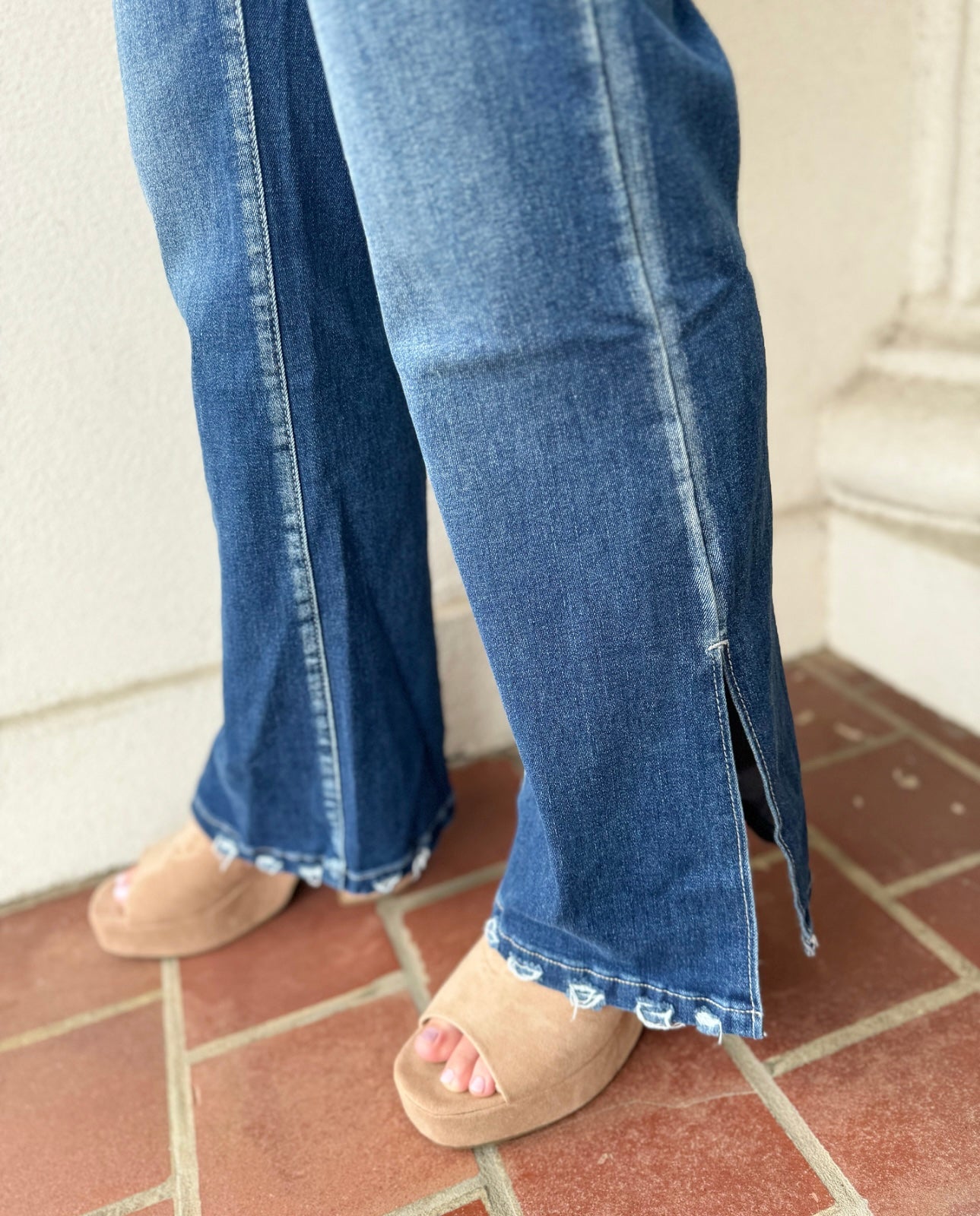 SIDE SLIT DENIM FLARE