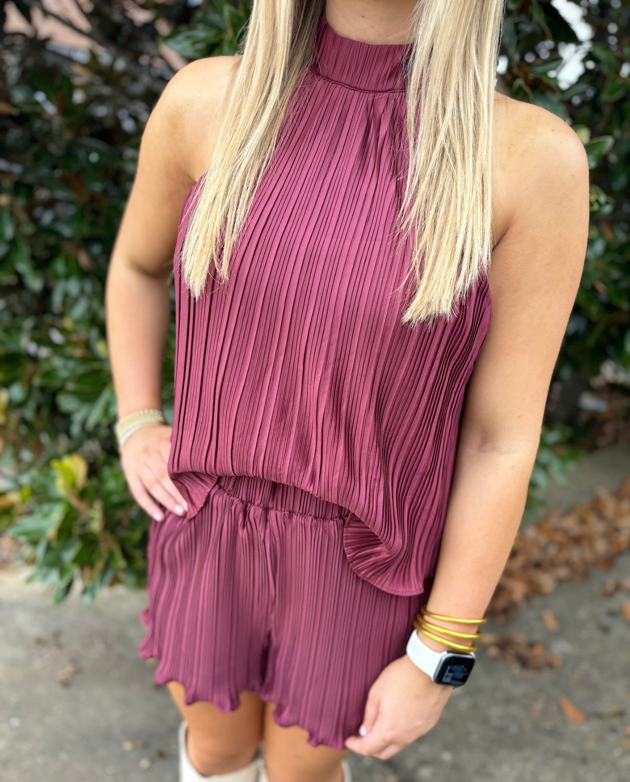 BURGUNDY PLEATED SHORT SET