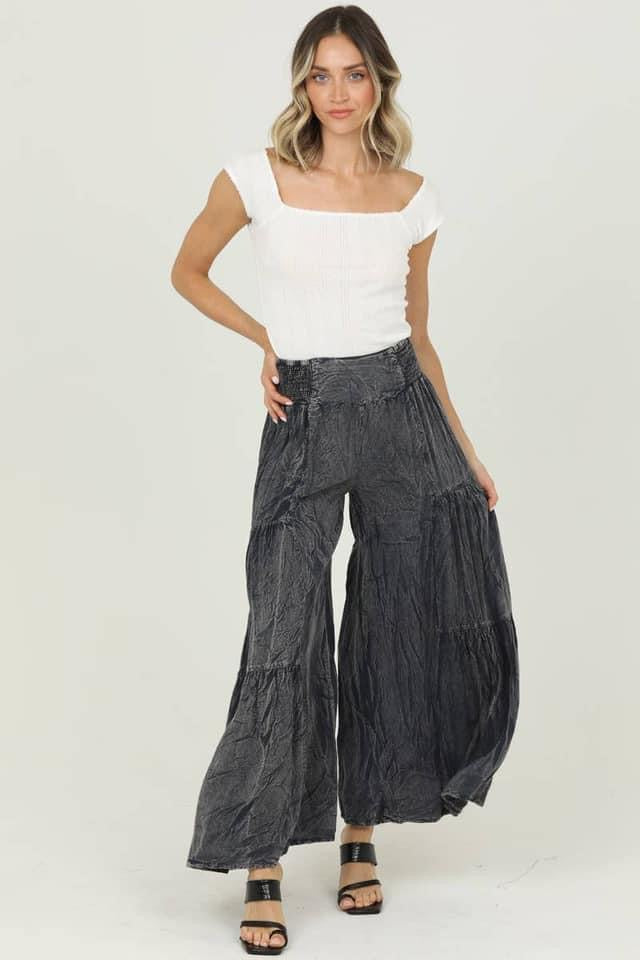 ACID WASH TIERED PANTS: BLACK