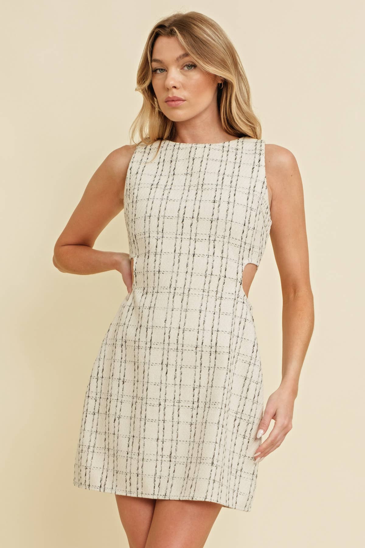 SIDE CUT OUT TWEED DRESS: CREAM