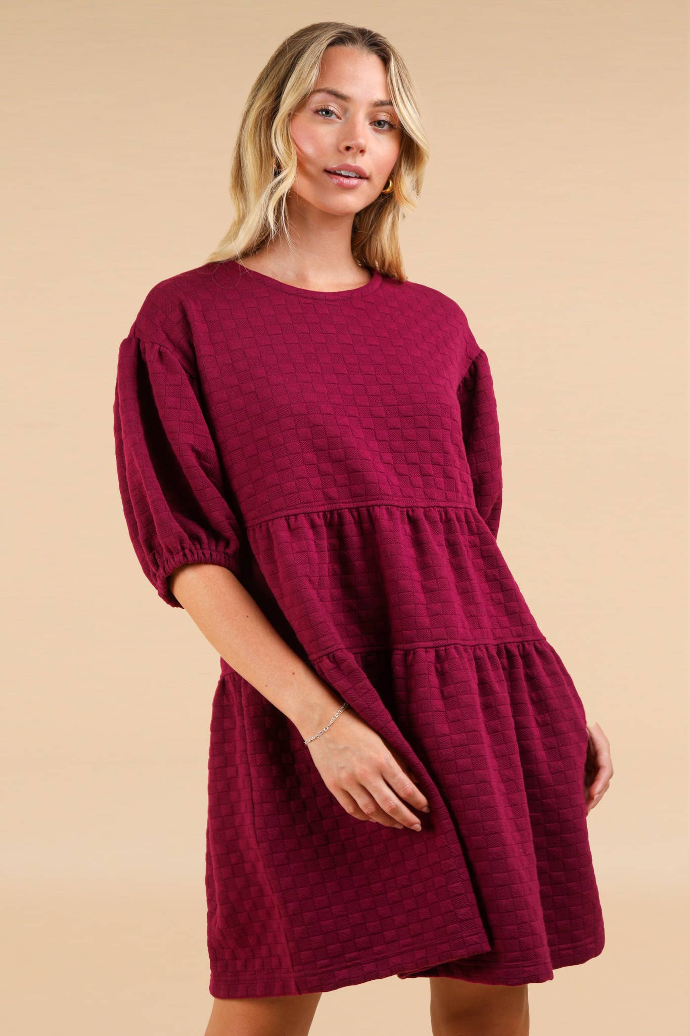 QUILTED KNIT DRESS: BERRY