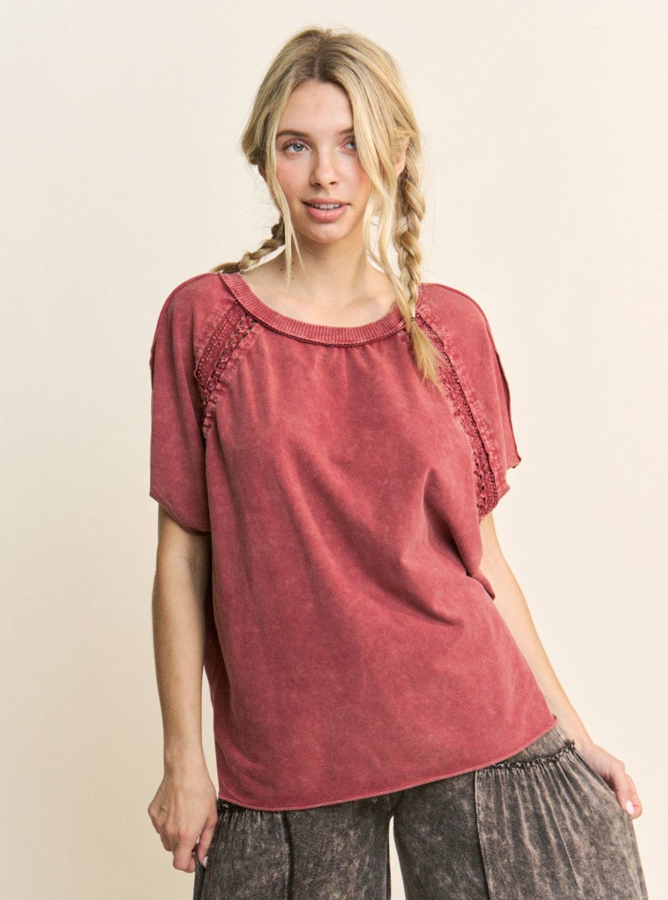 MINERAL WASH BLOUSE: BURGUNDY