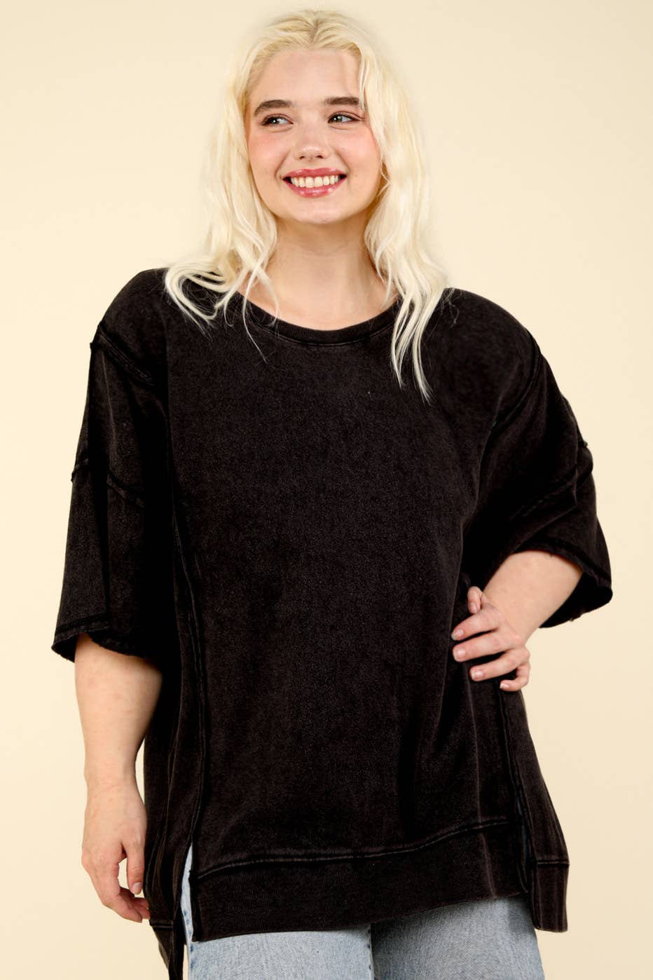 PLUS ROUND NECK WASHED TOP: BLACK