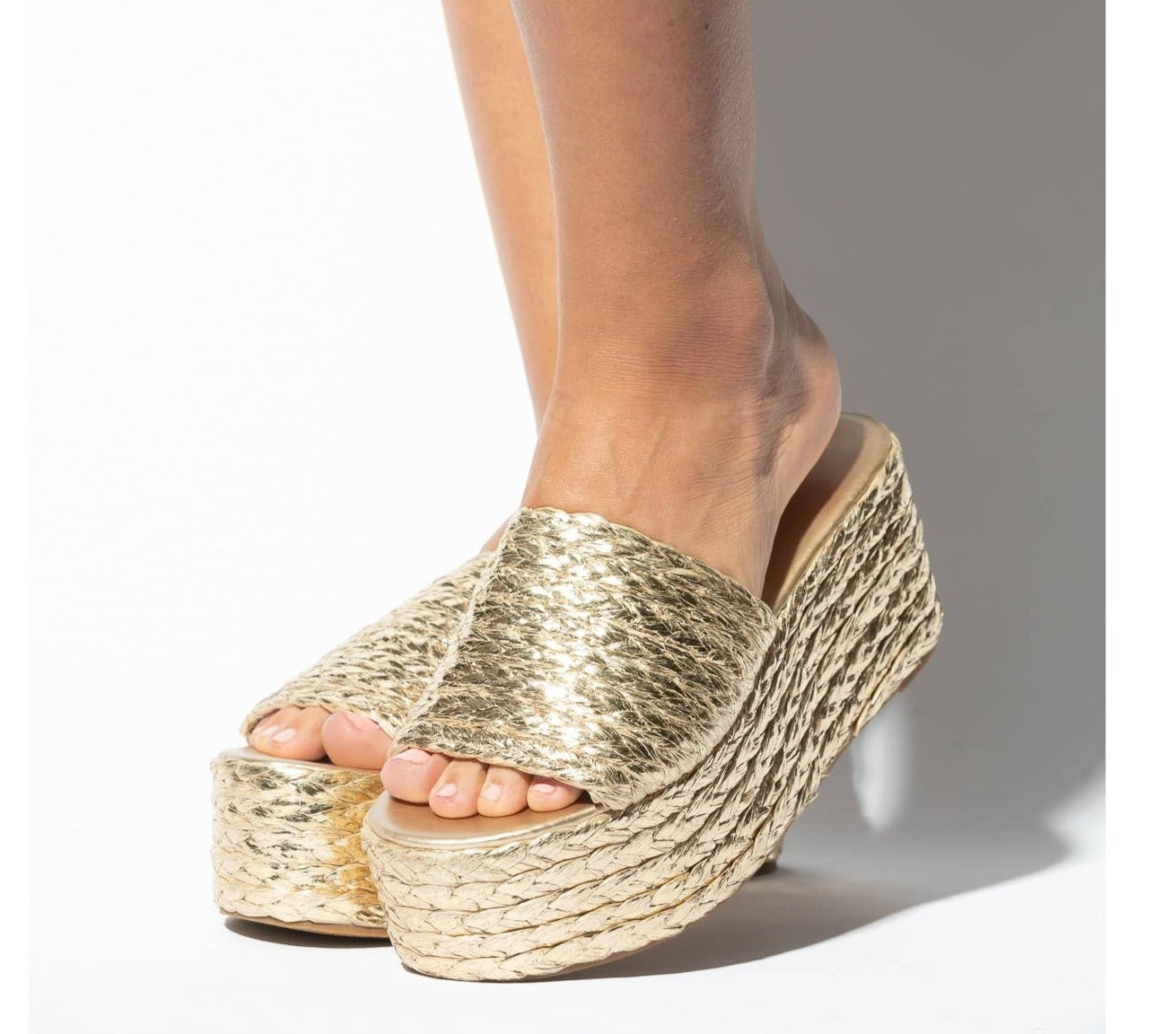 GOLD PLATFORM SANDAL