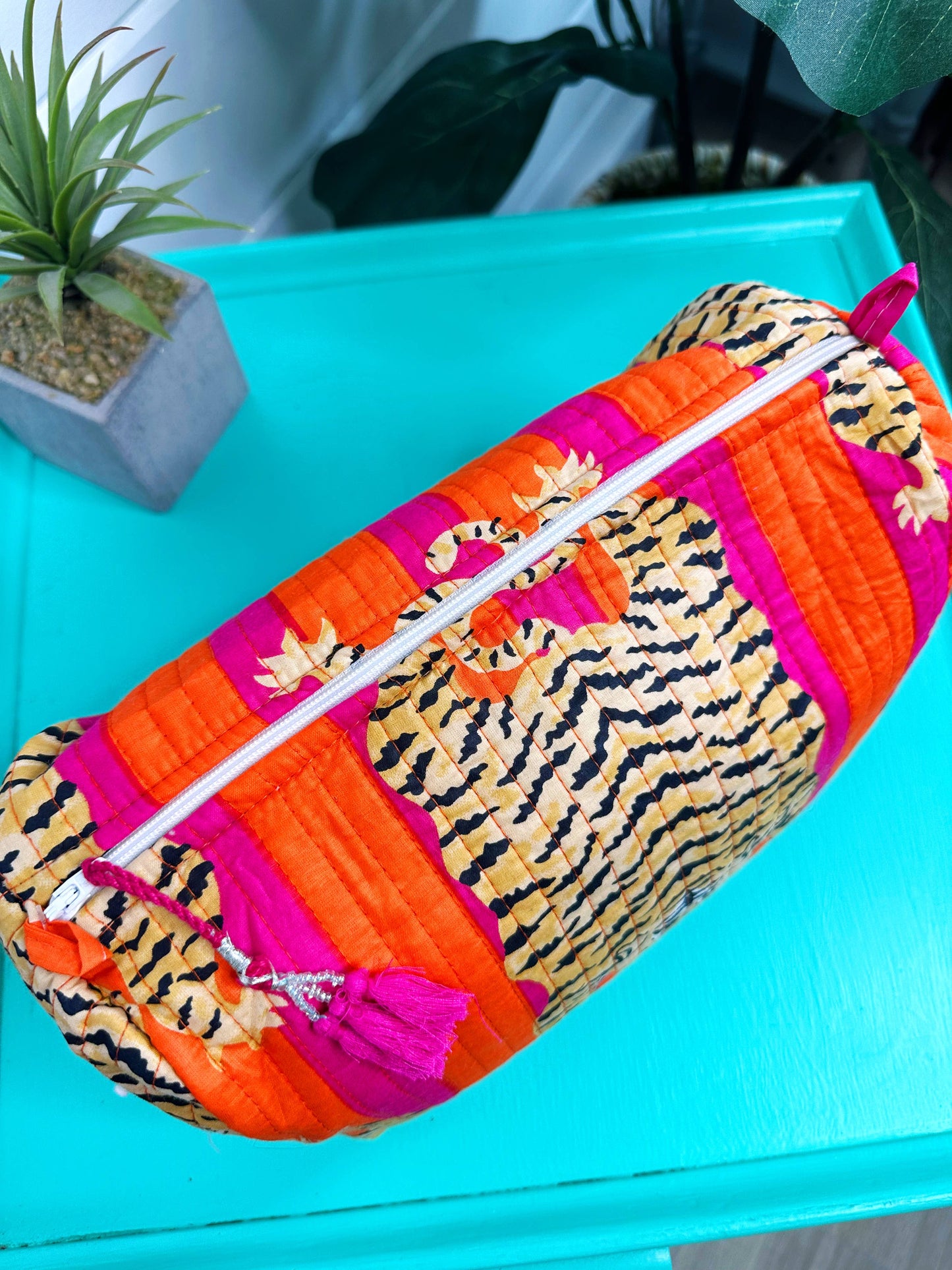 QUILTED TOILETRIES BAG: CORAL TIGER