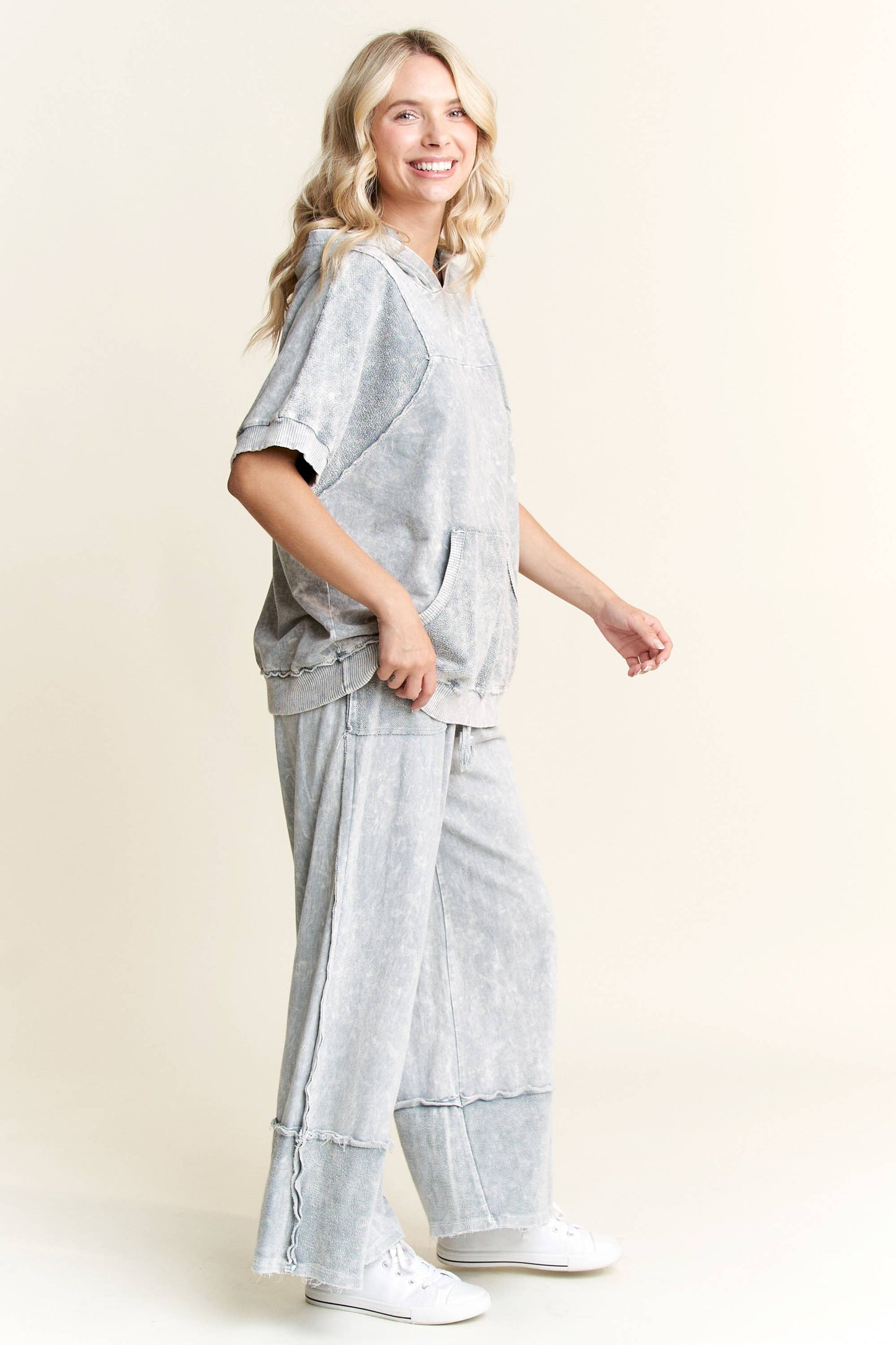 MINERAL WASH RAW HEM PANTS- SILVER GREY