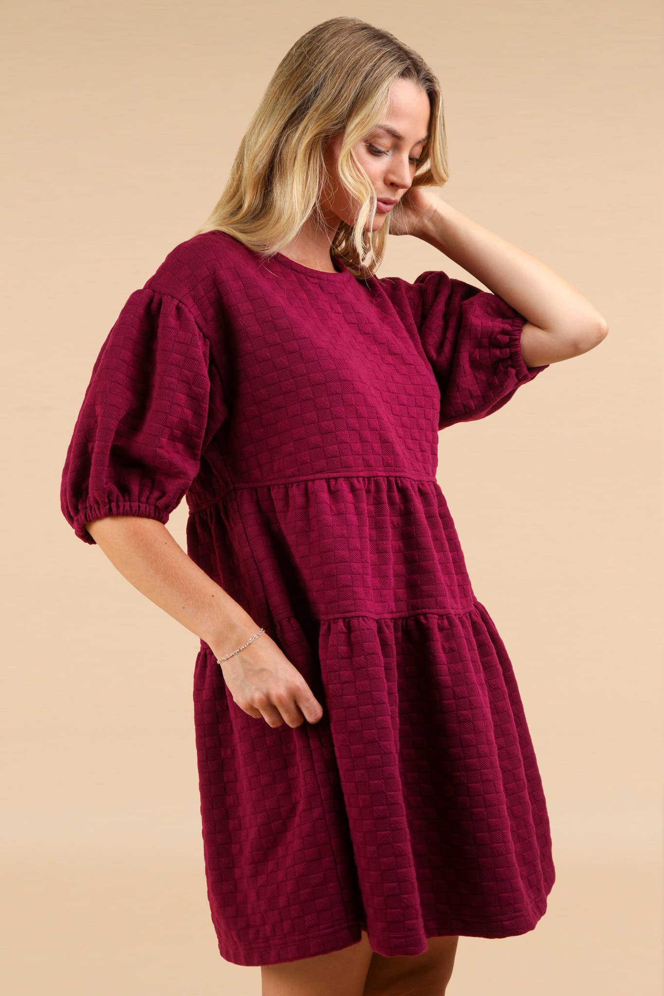 QUILTED KNIT DRESS: BERRY