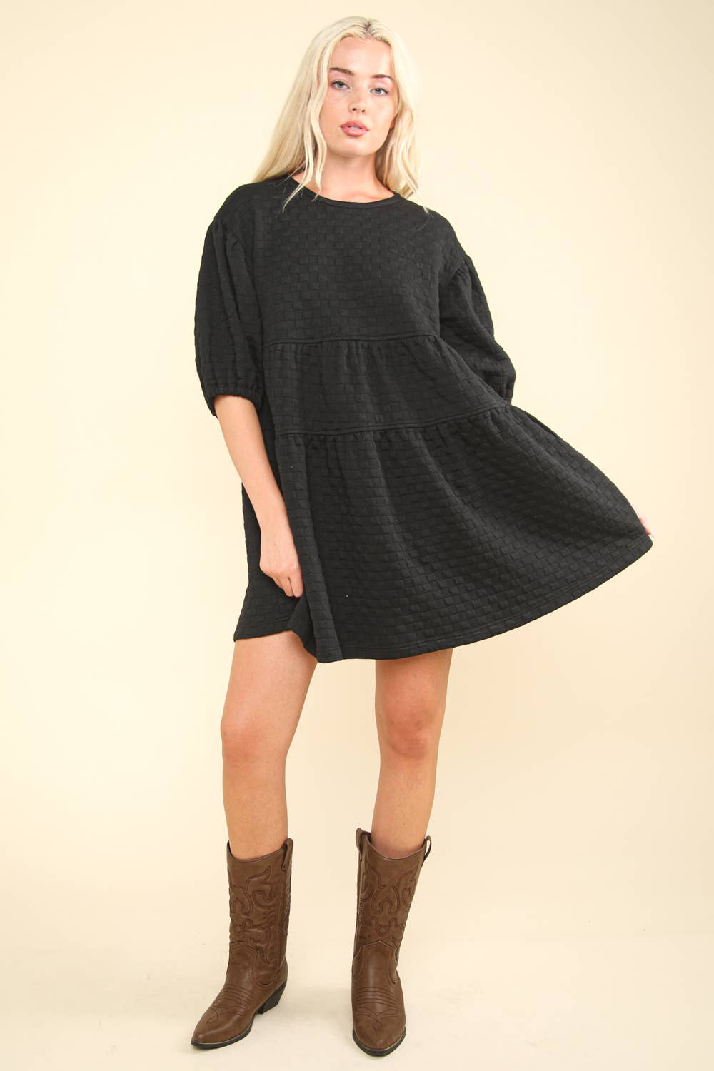 QUILTED KNIT DRESS: BLACK