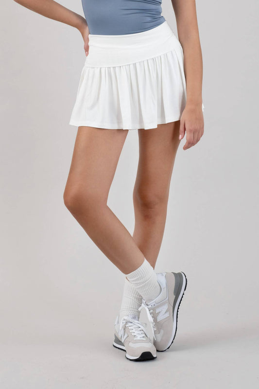 WIDE WAISTBAND TENNIS MINI SKORT: WHITE