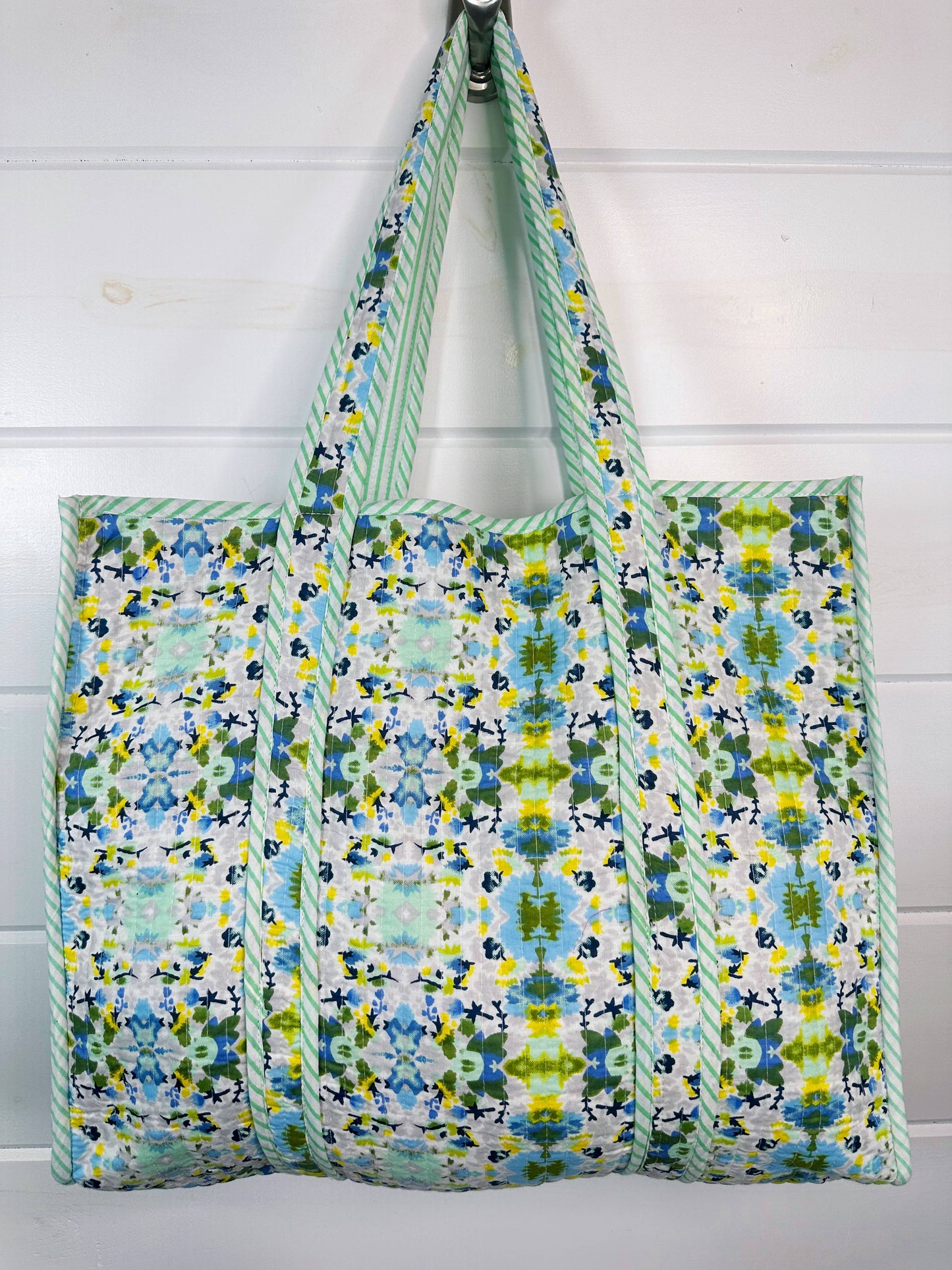 QUILTED TOTE: AQUA/GREEN