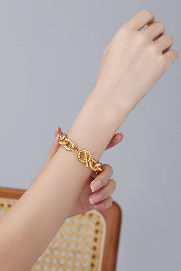 CHUNKY CHAIN BRACELET: GOLD