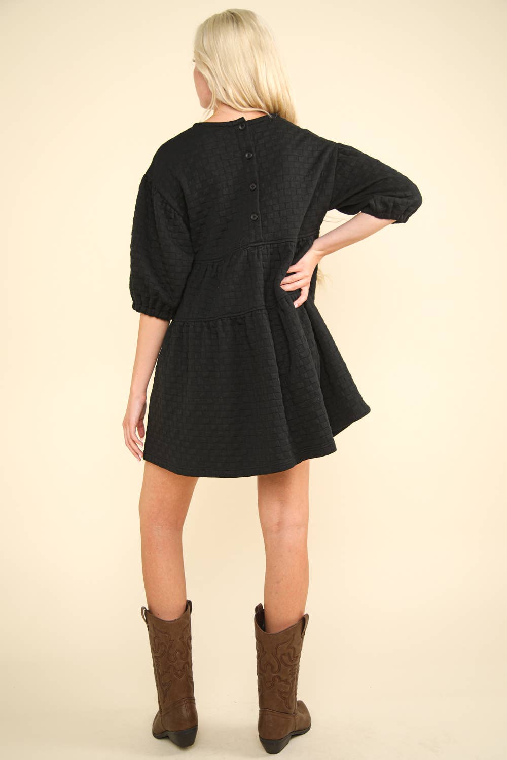 QUILTED KNIT DRESS: BLACK