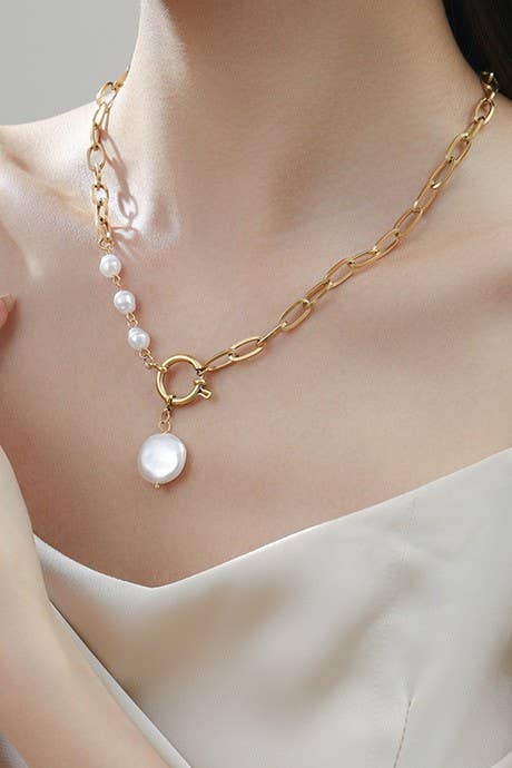 PEARL/GOLD NECKLACE